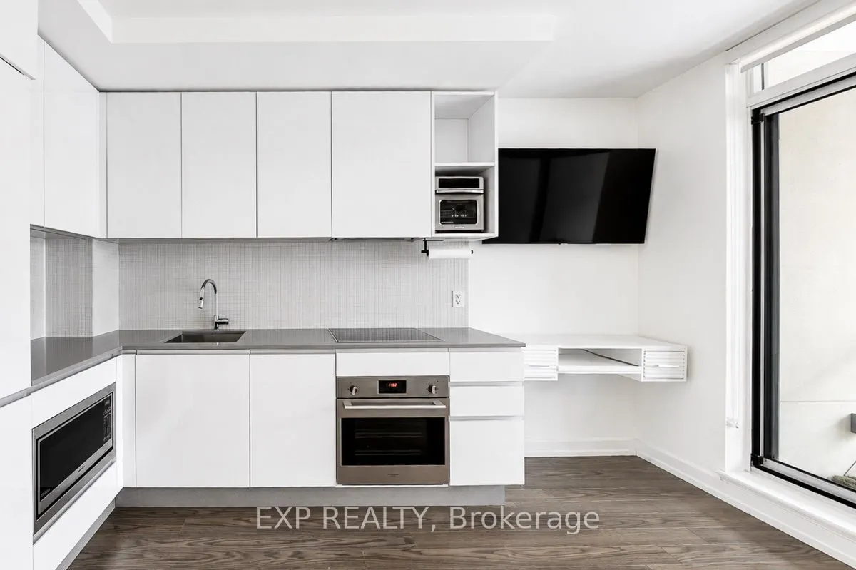377 Madison Avenue #216