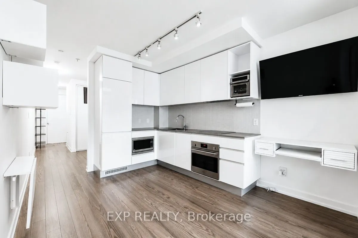 377 Madison Avenue #216