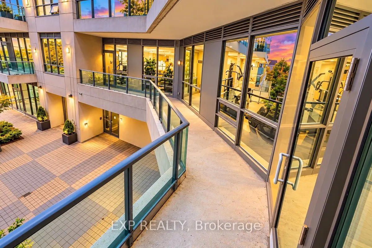 377 Madison Avenue #216