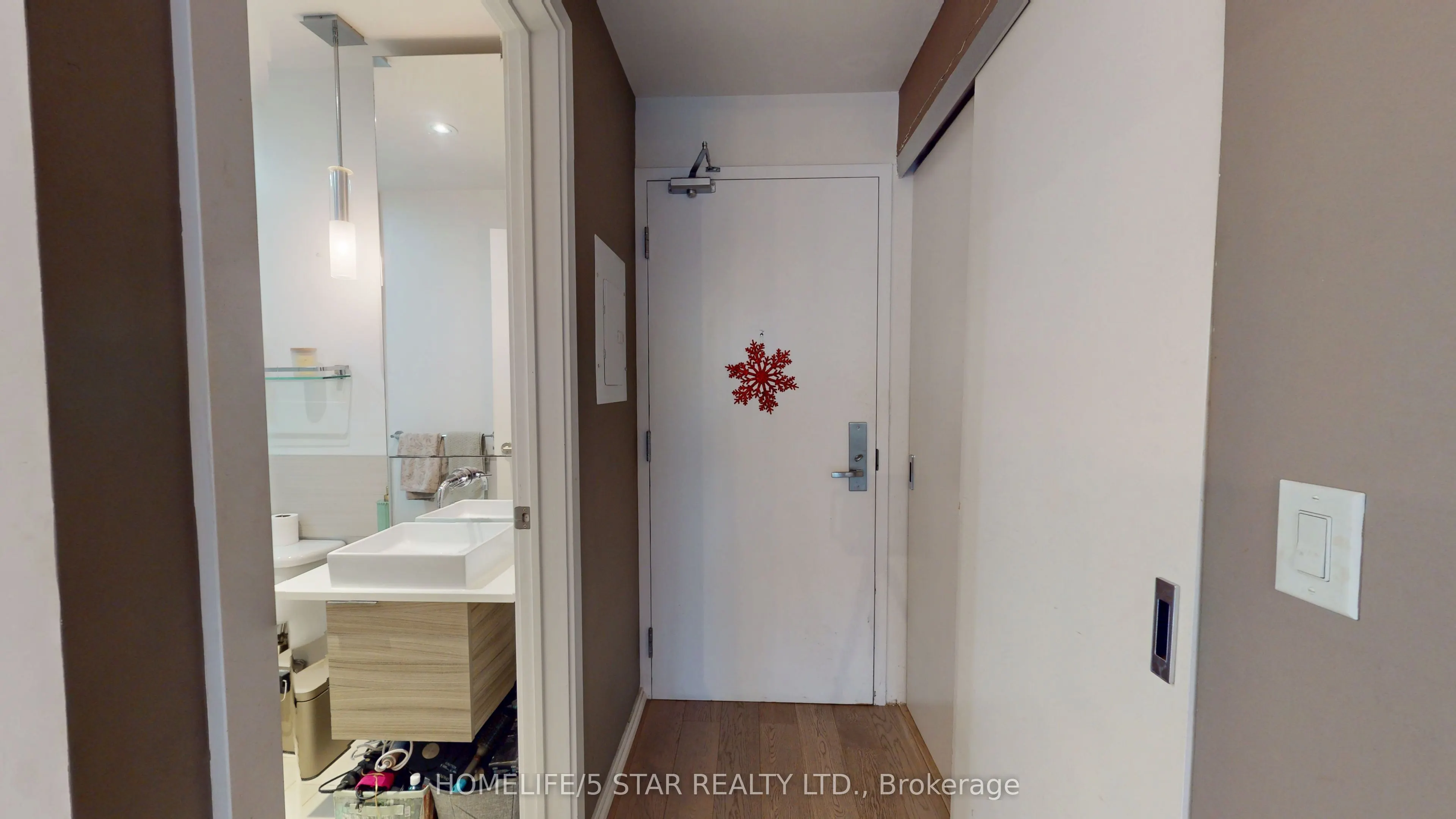 8 Charlotte Street #508