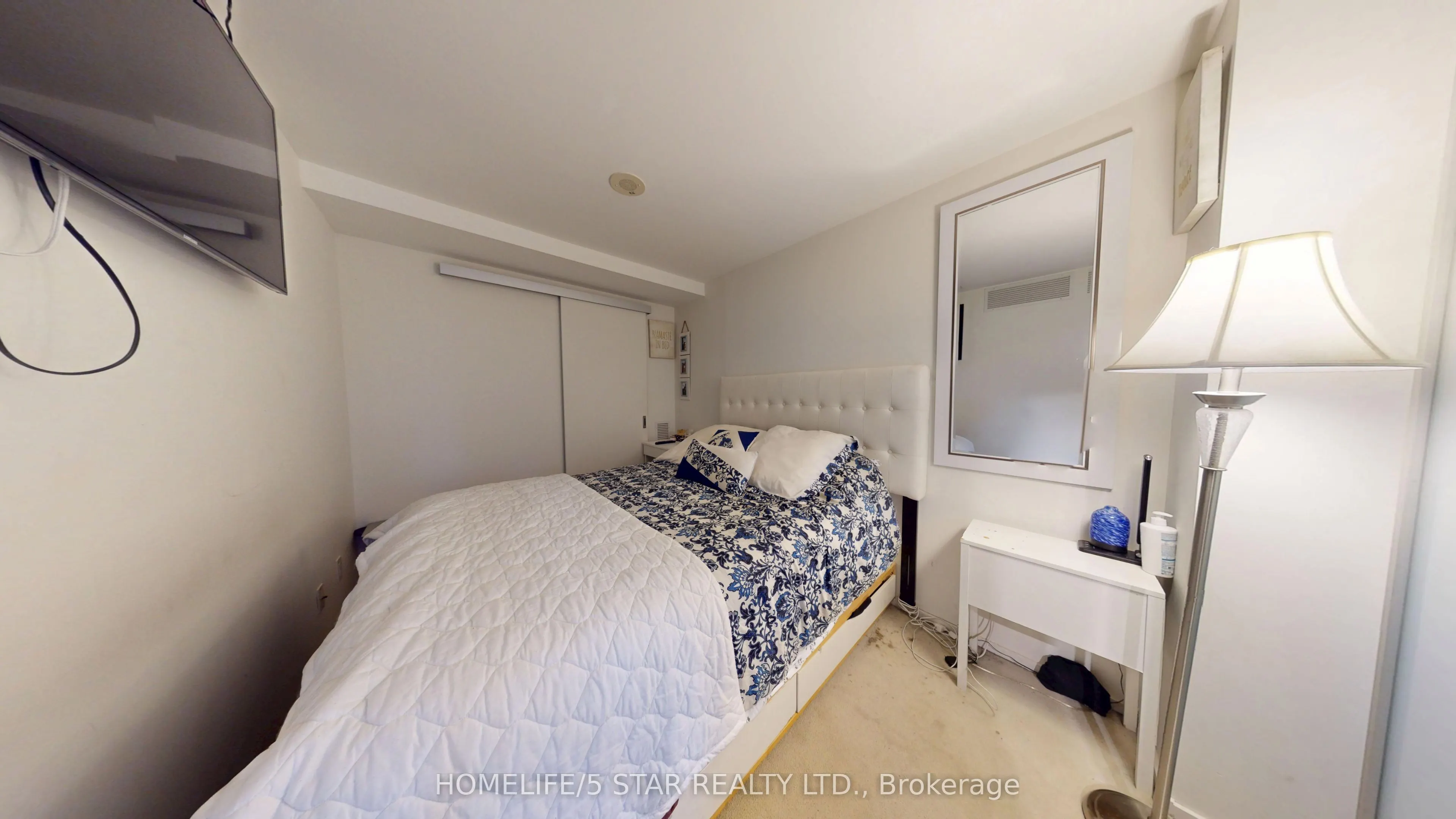 8 Charlotte Street #508