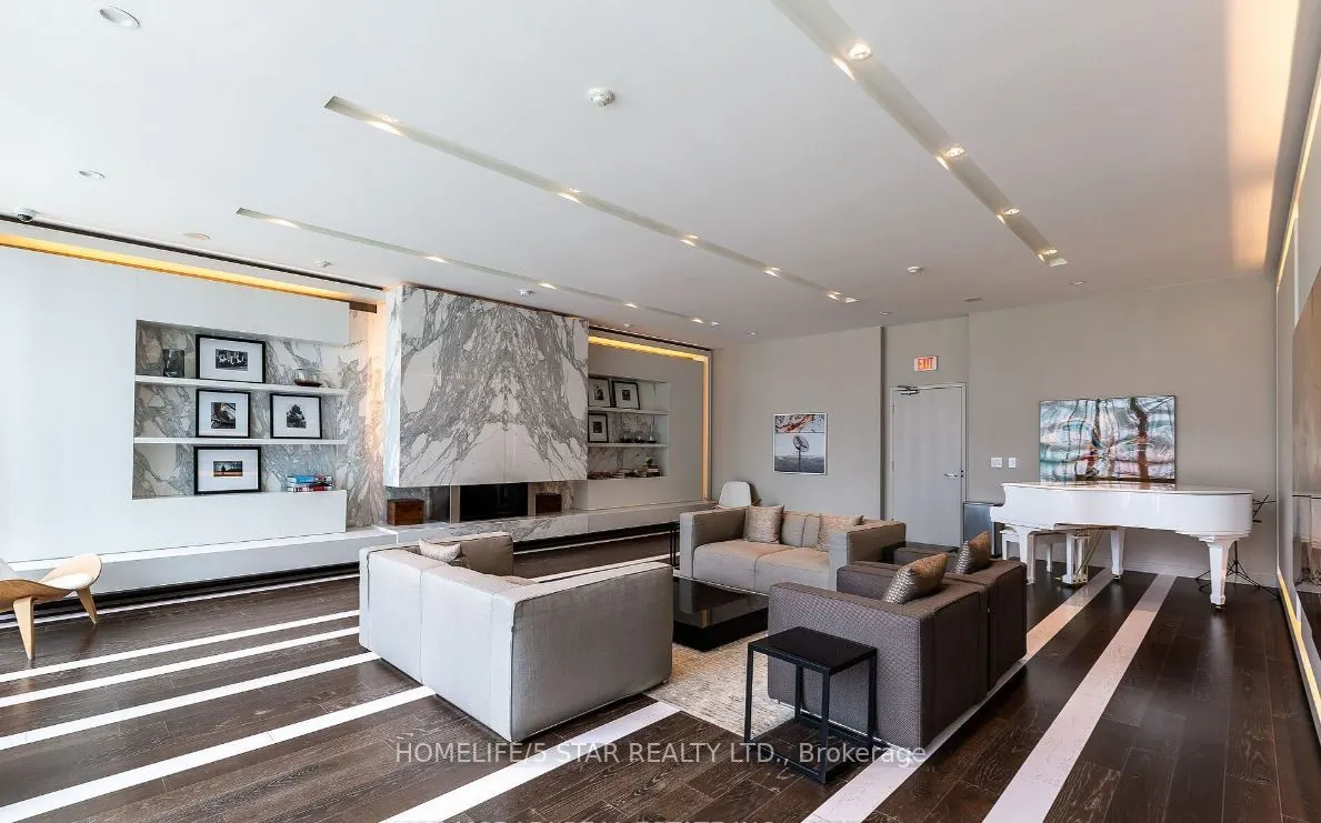 8 Charlotte Street #508