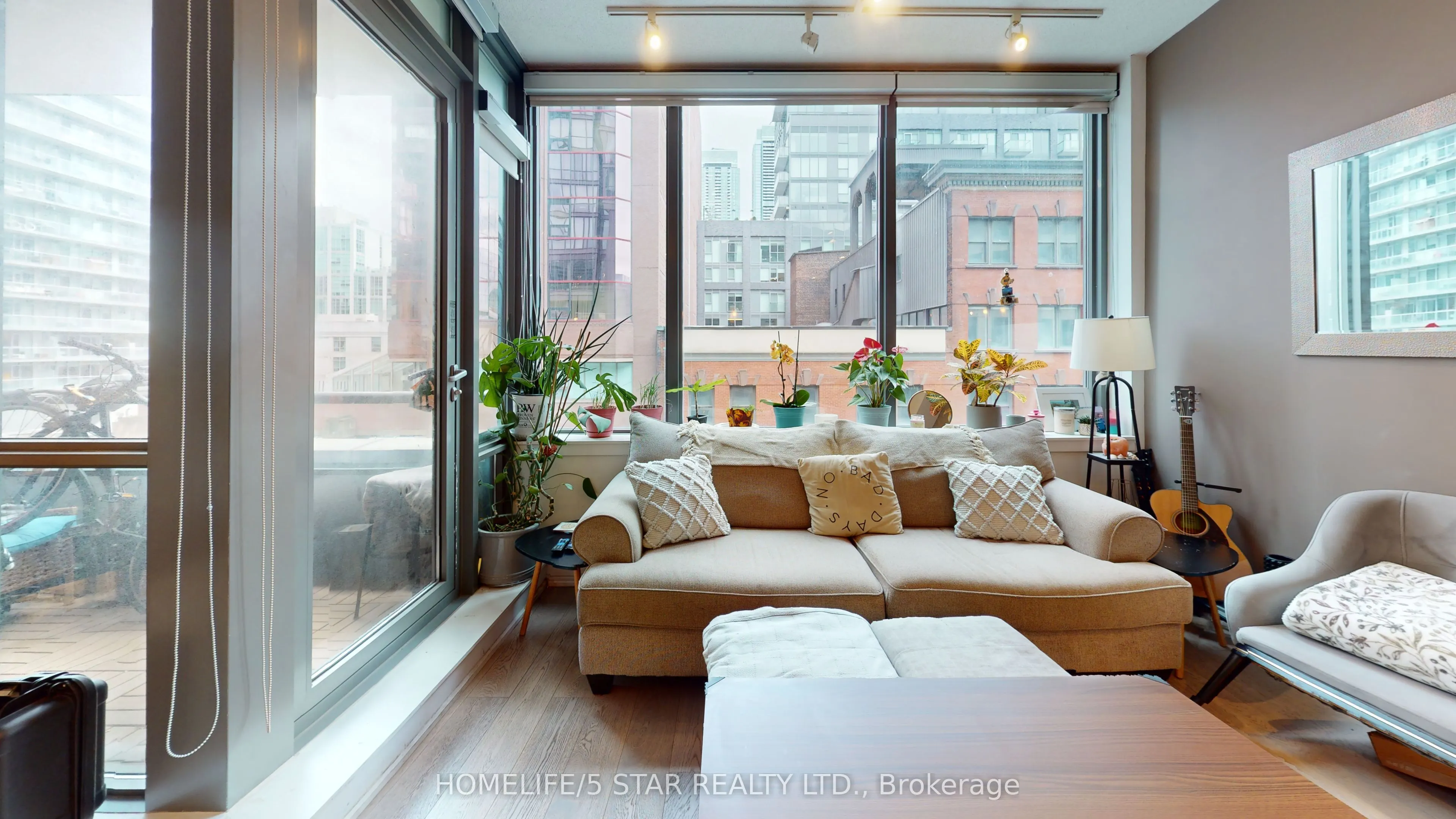 8 Charlotte Street #508