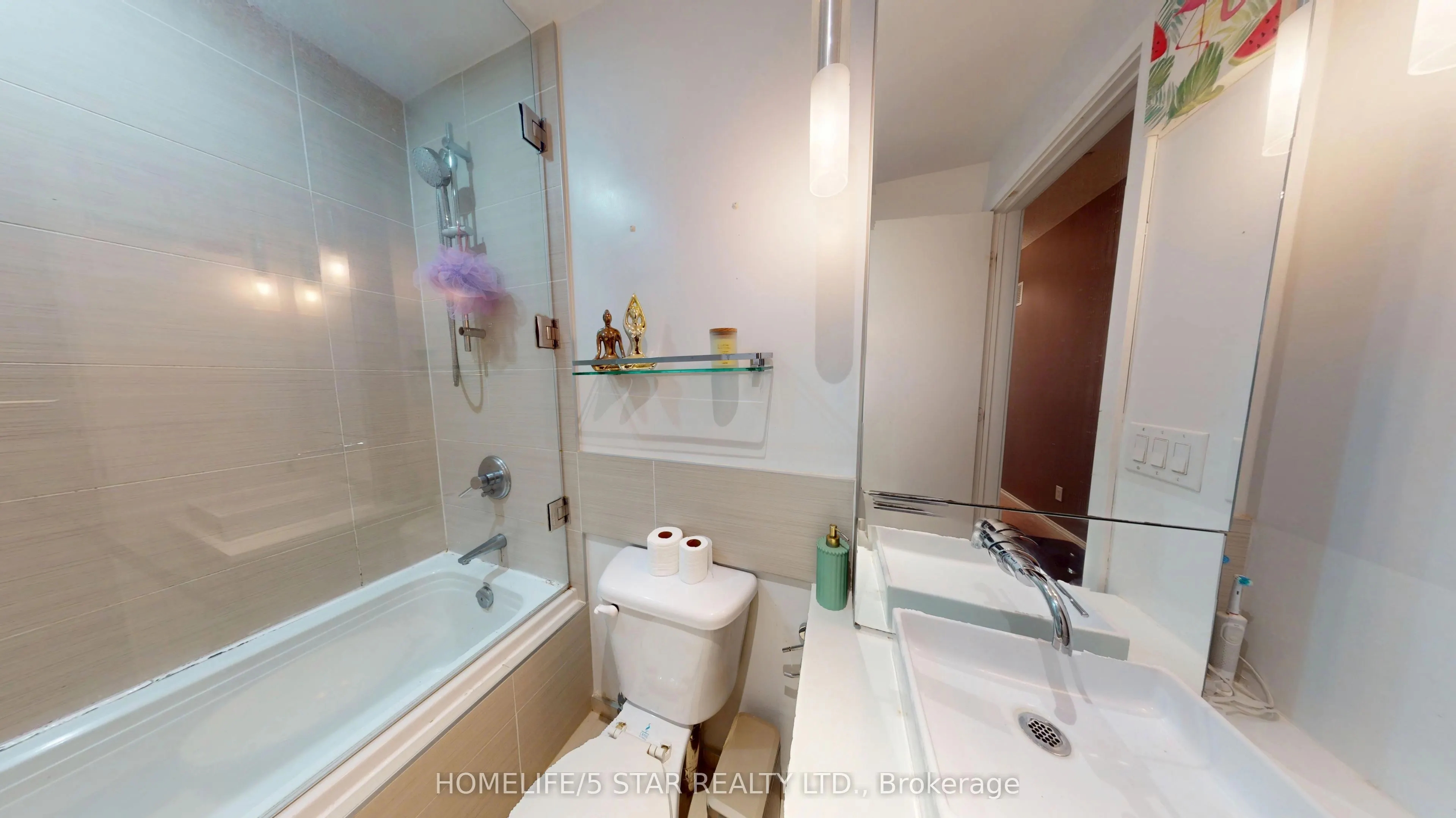 8 Charlotte Street #508
