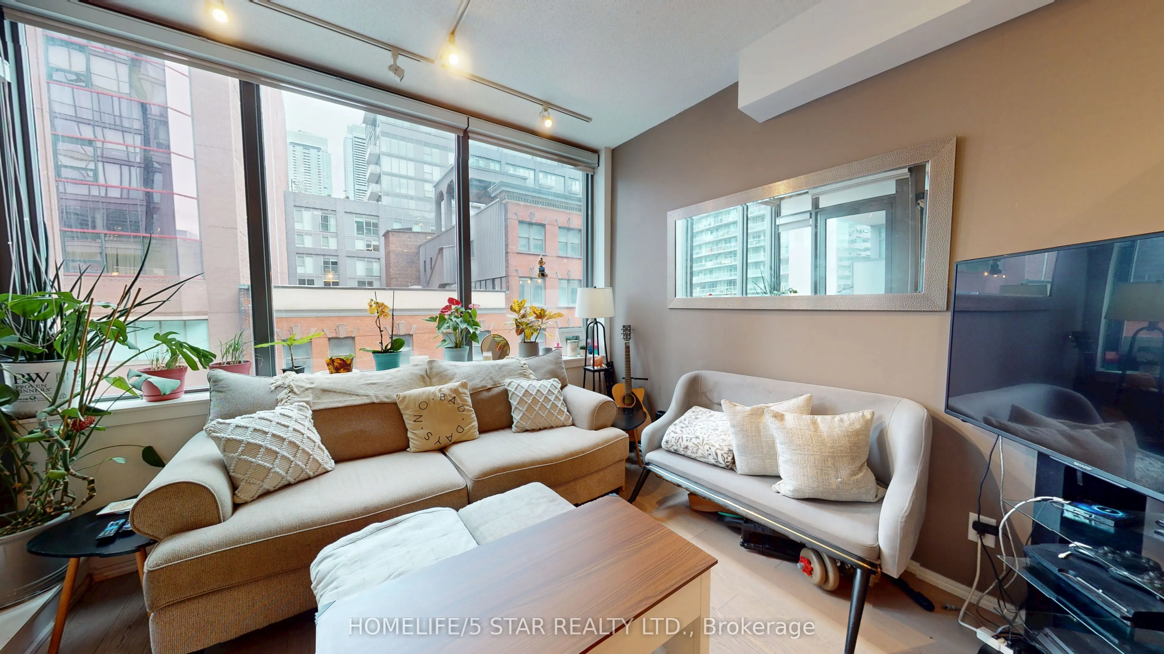 8 Charlotte Street #508