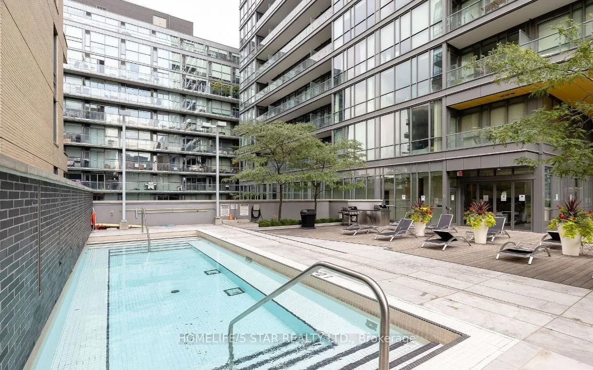 8 Charlotte Street #508
