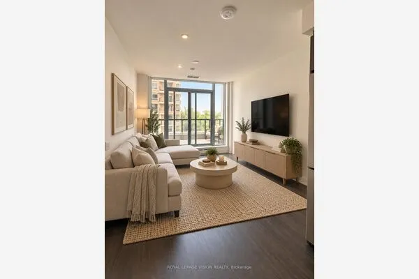 30 Inn On The Park Drive #404