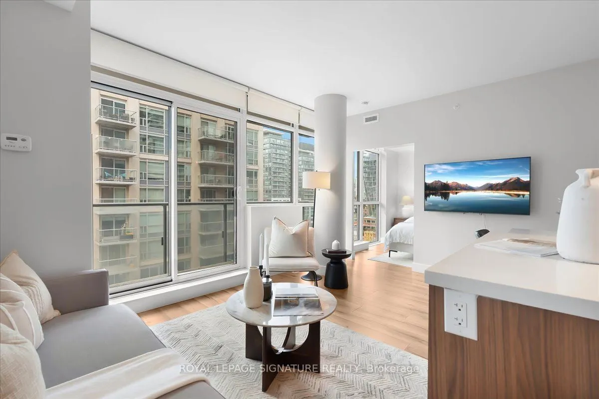 39 Sherbourne Street #908