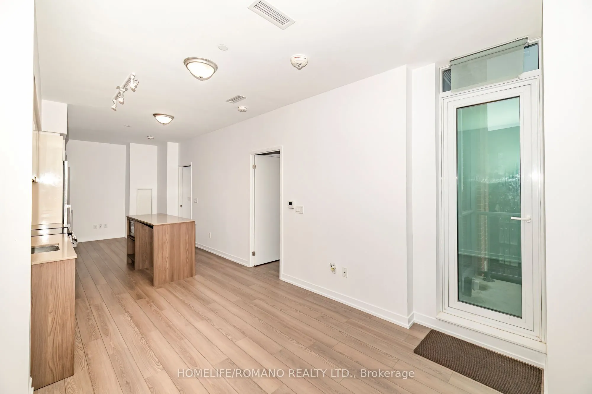 31 Tippett Road #1602