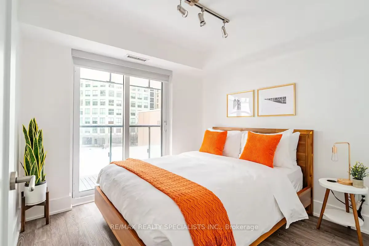 300 Front Street W #304