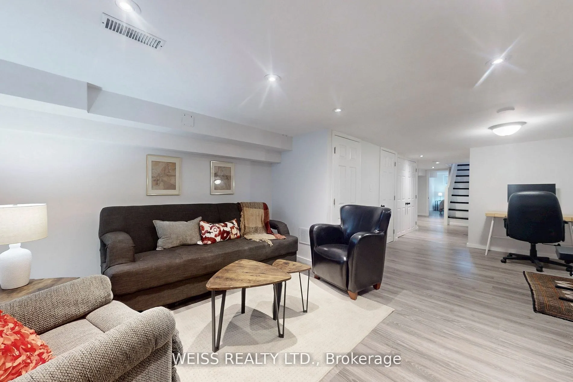 758 Richmond Street W