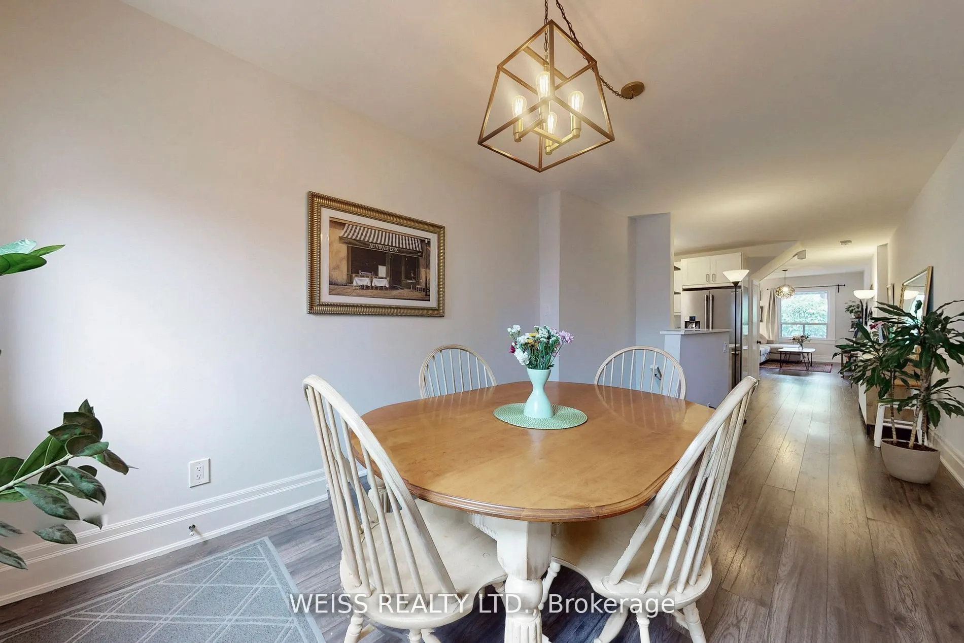 758 Richmond Street W