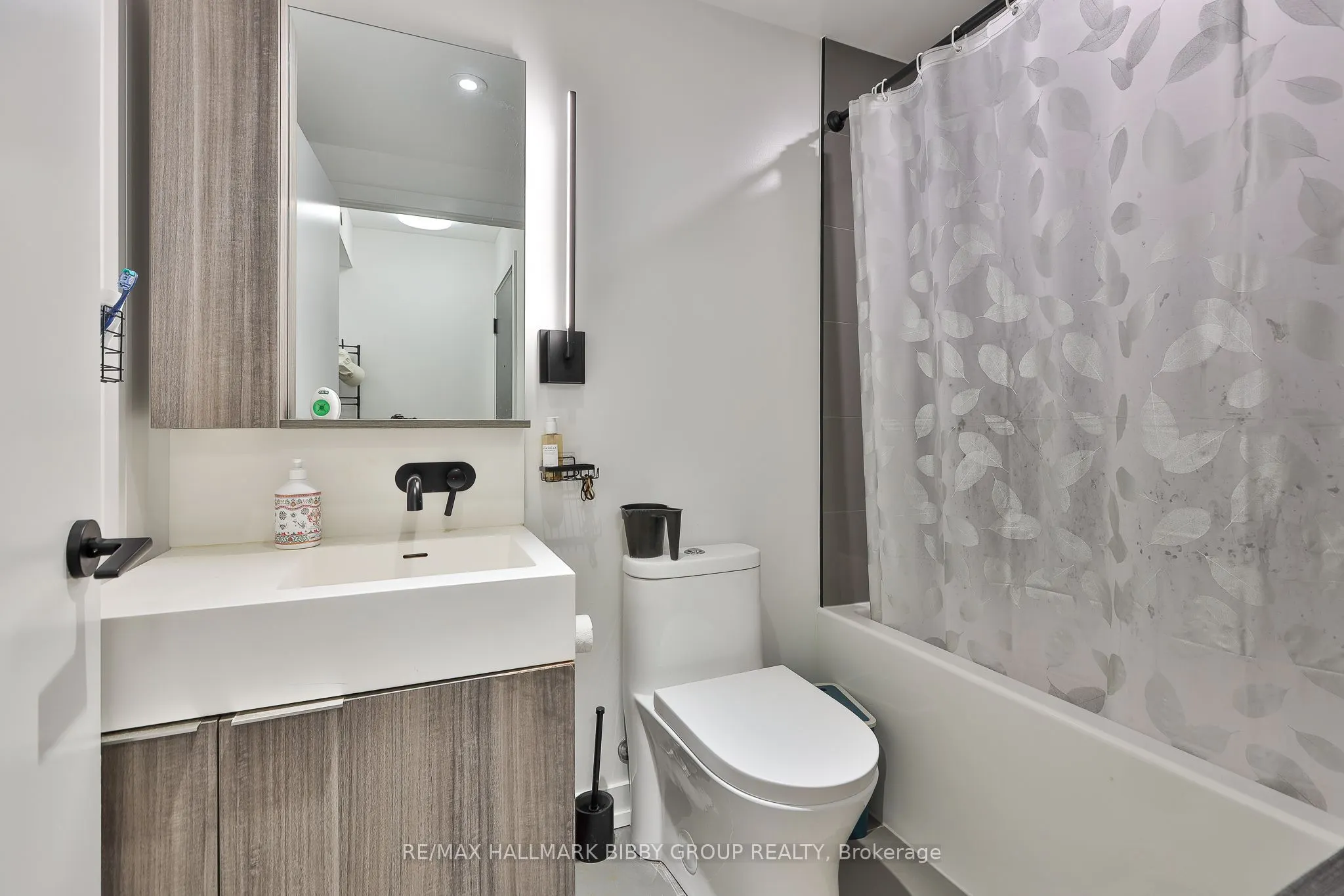 127 Broadway Avenue #302
