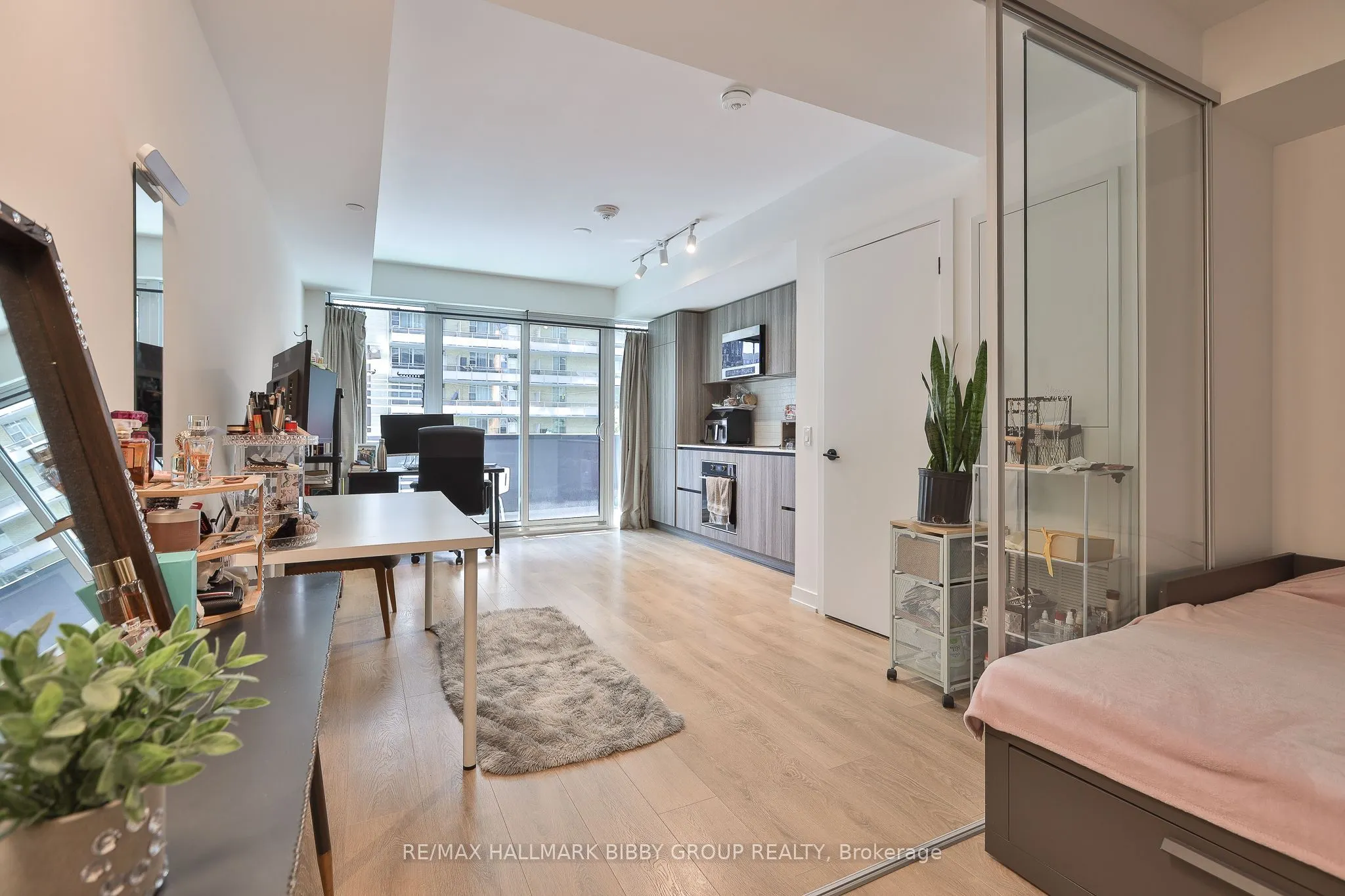 127 Broadway Avenue #302