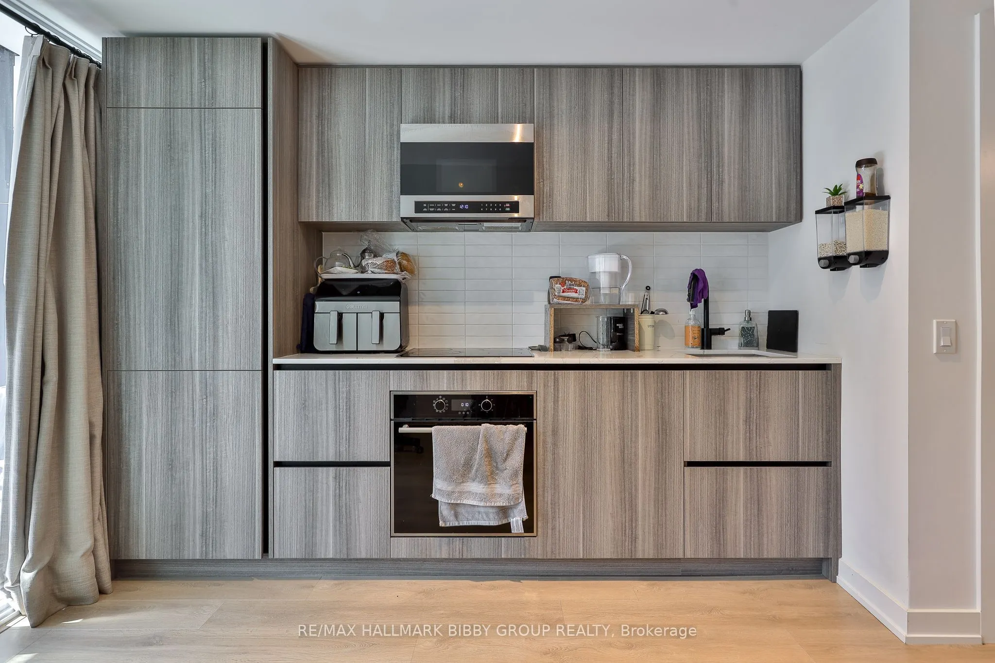 127 Broadway Avenue #302