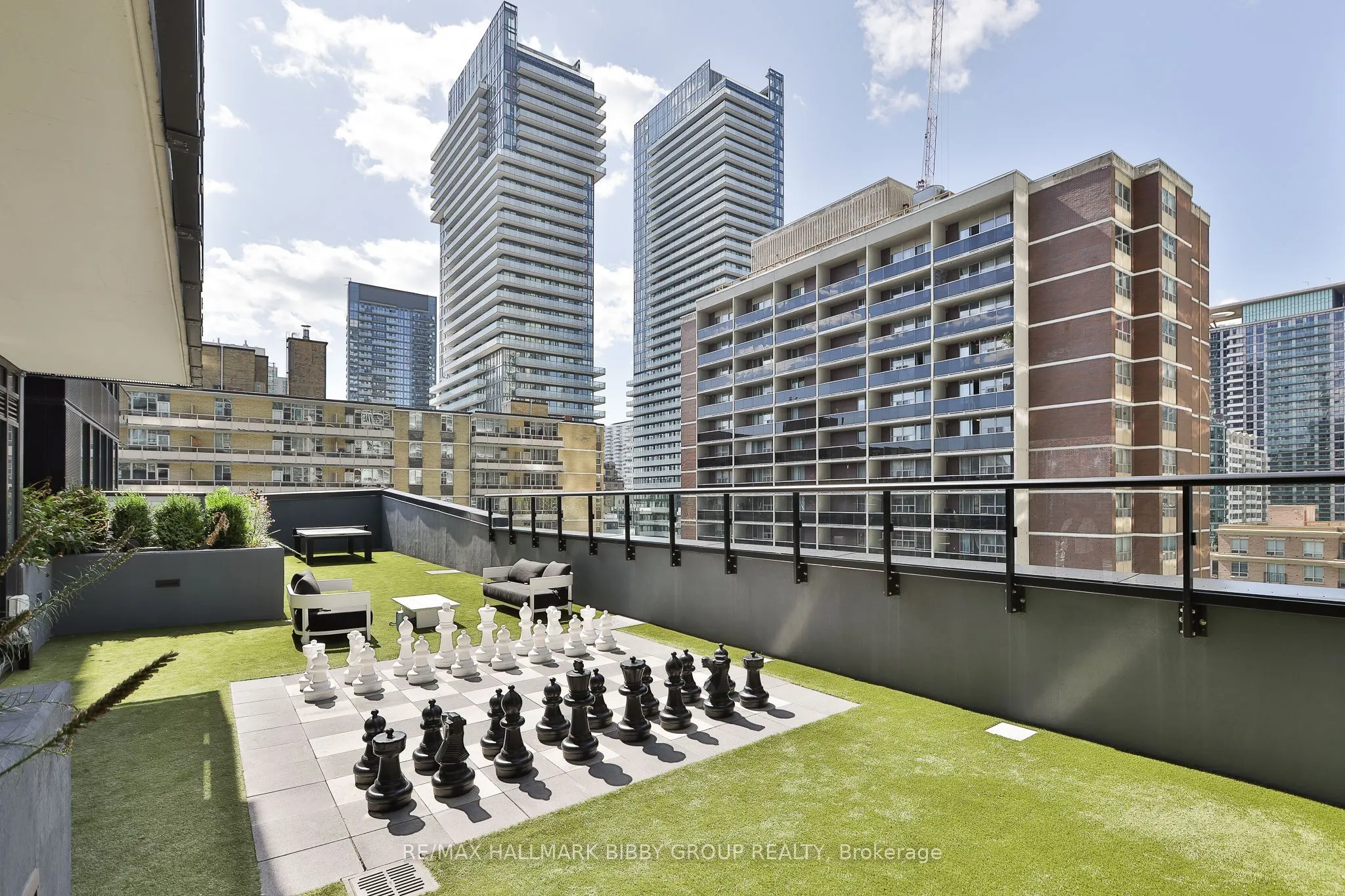 127 Broadway Avenue #302