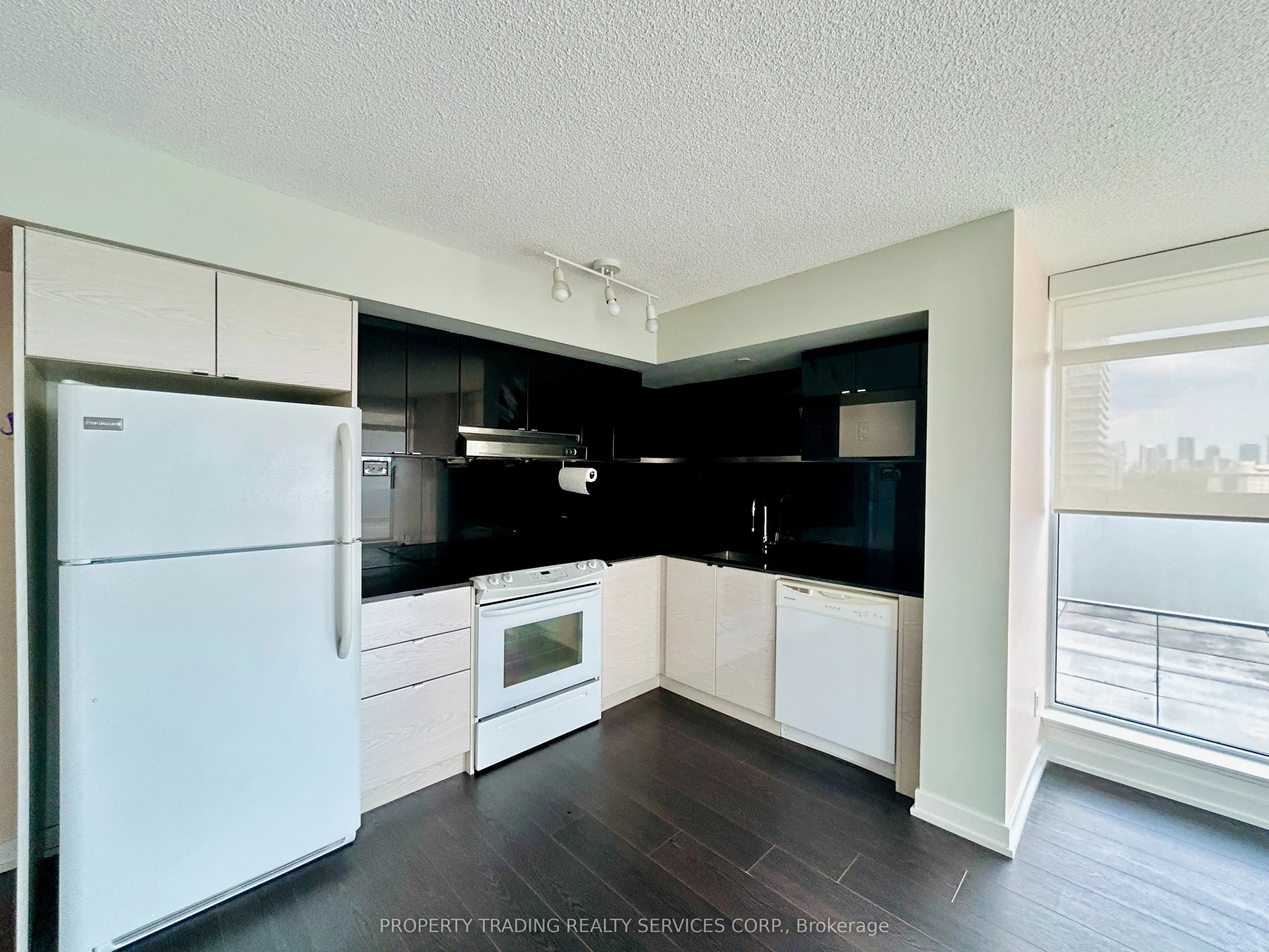 72 Esther Shiner Boulevard #318