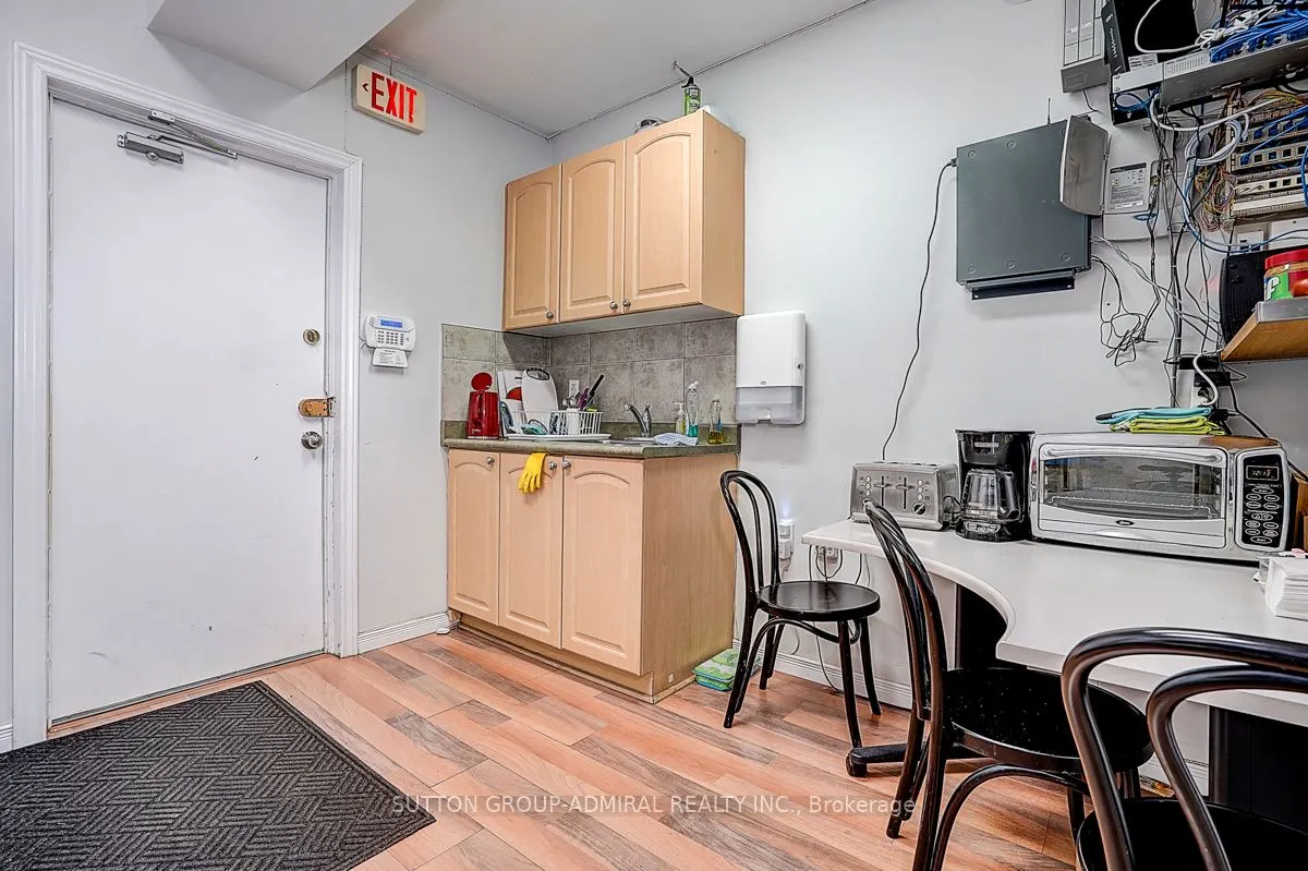 1184 Eglinton Avenue W