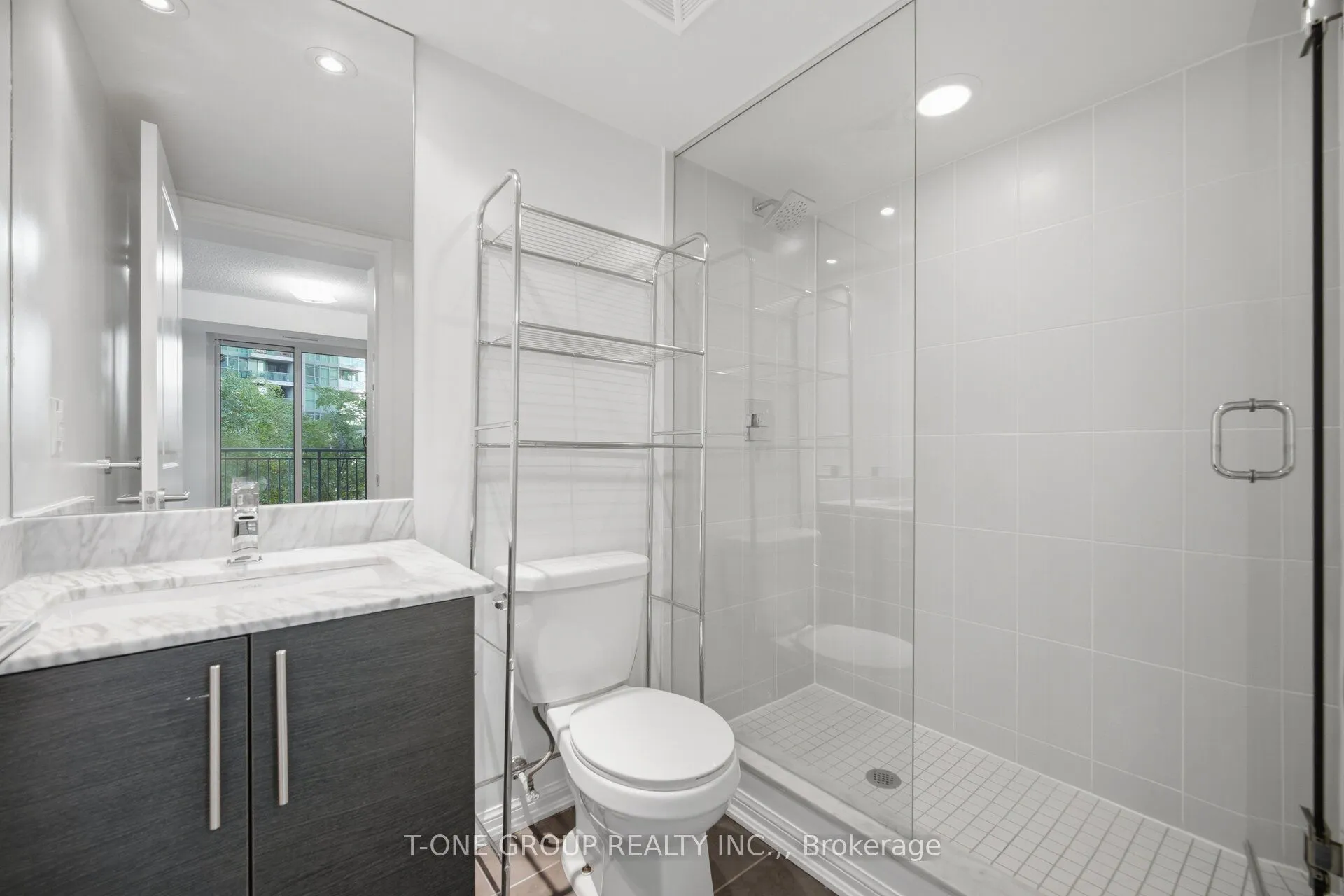 35 Bastion Street #311