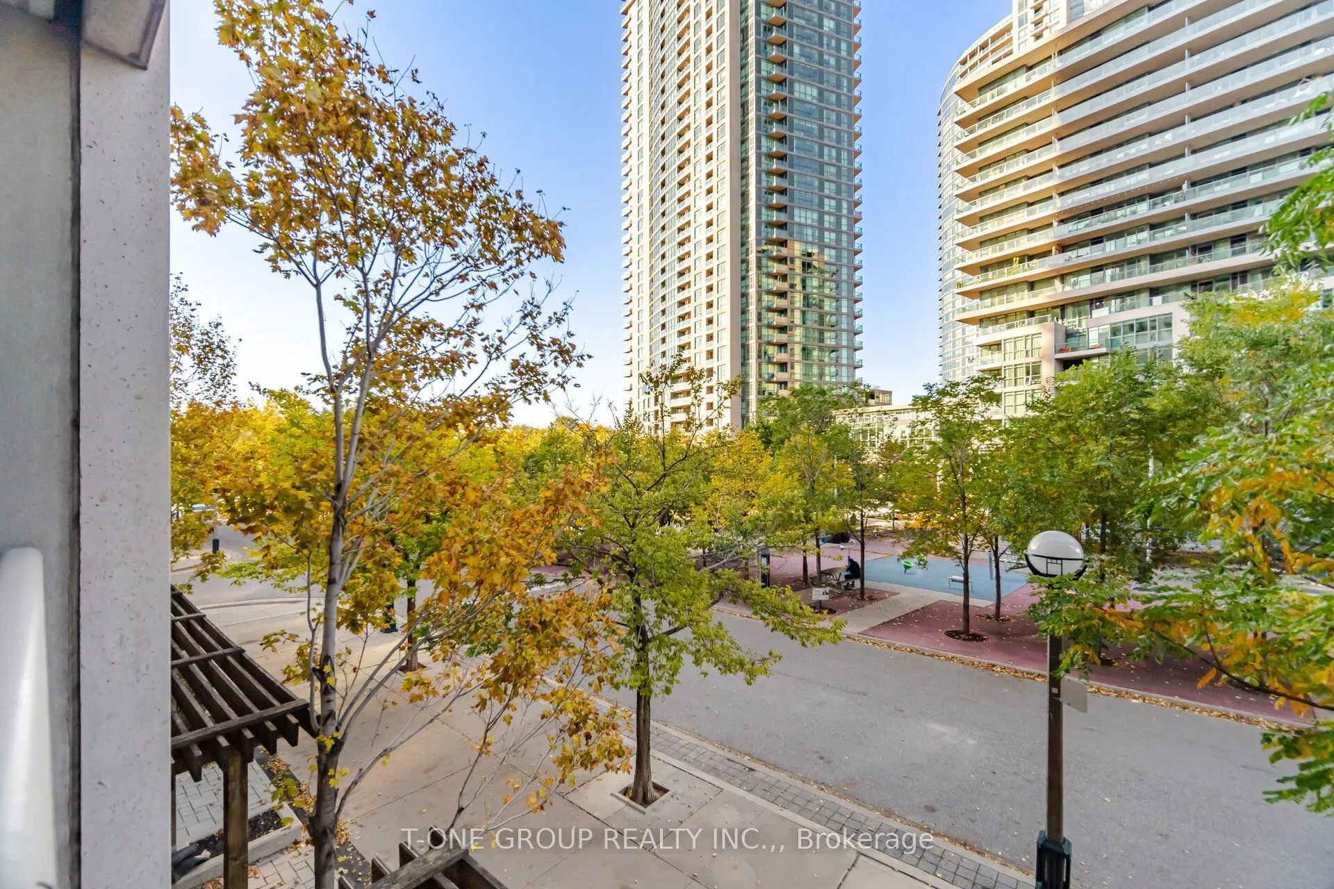 35 Bastion Street #311