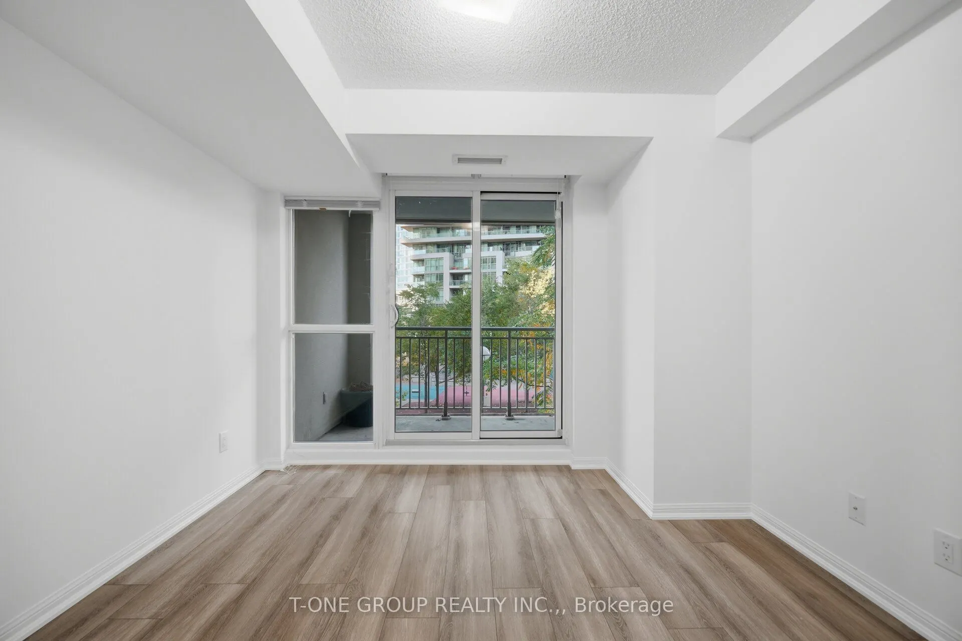 35 Bastion Street #311