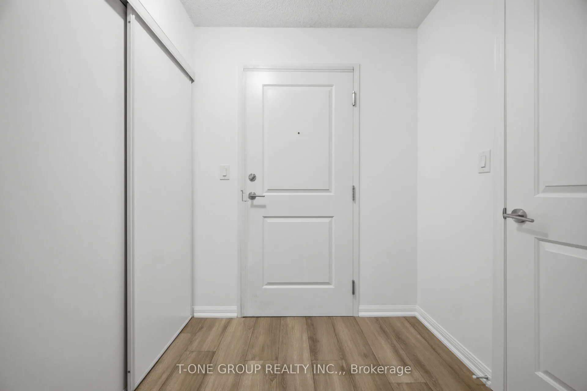35 Bastion Street #311