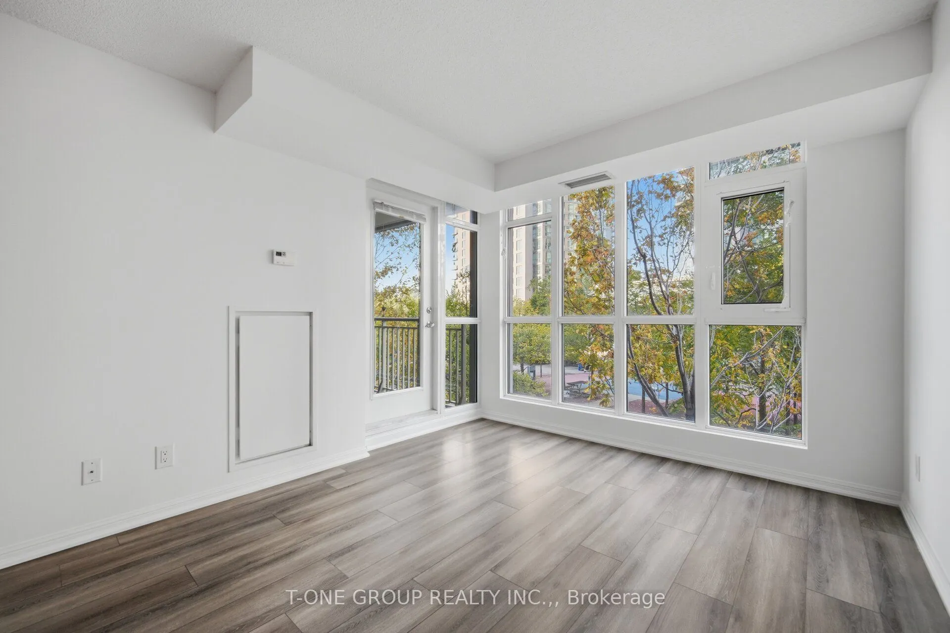 35 Bastion Street #311