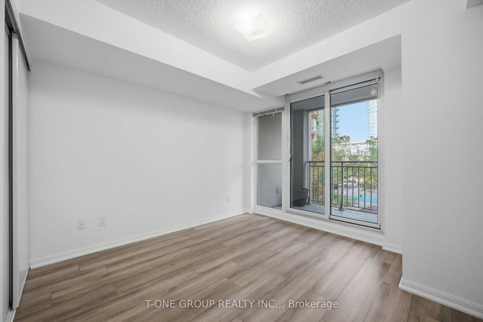 35 Bastion Street #311