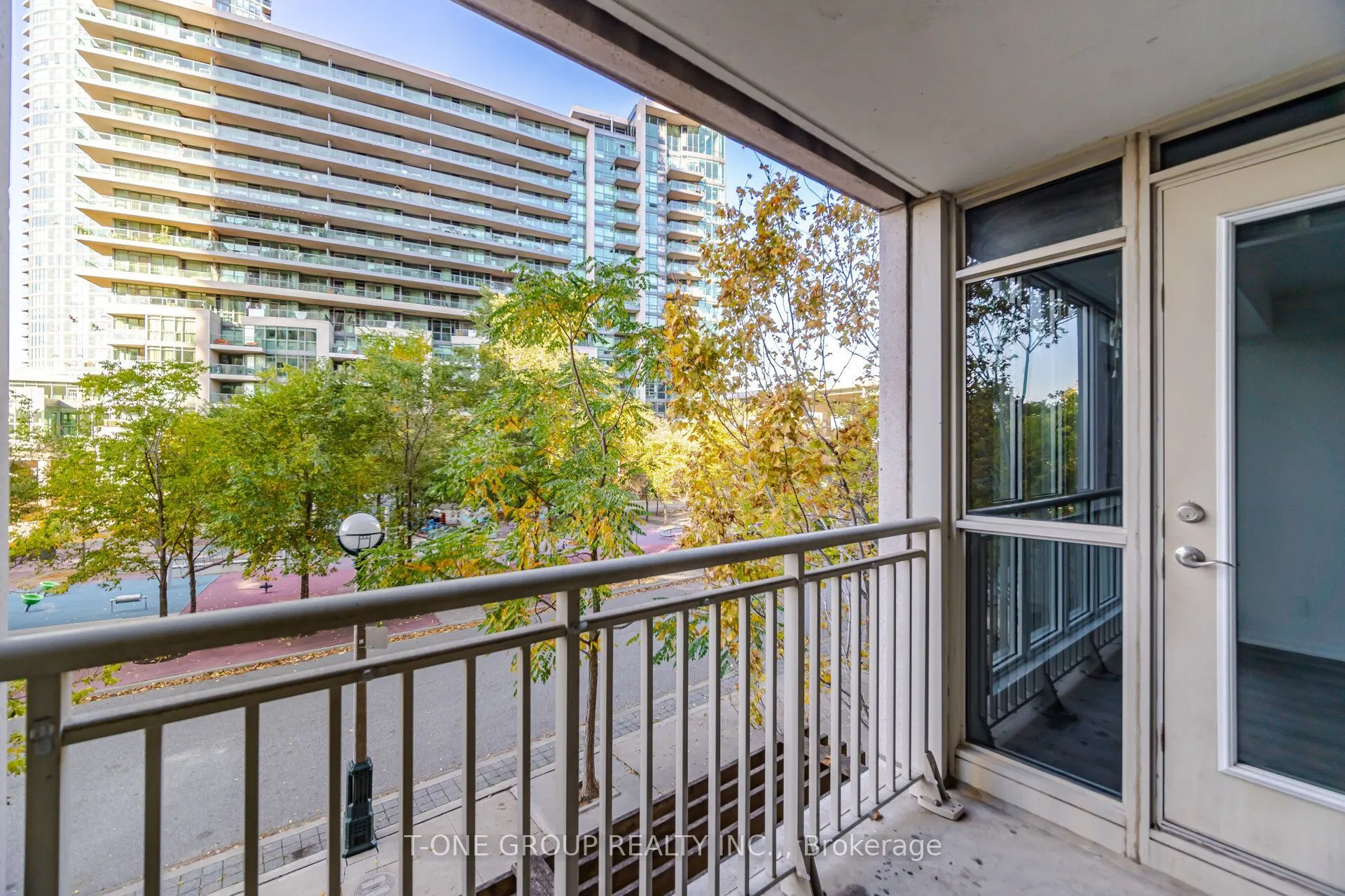 35 Bastion Street #311