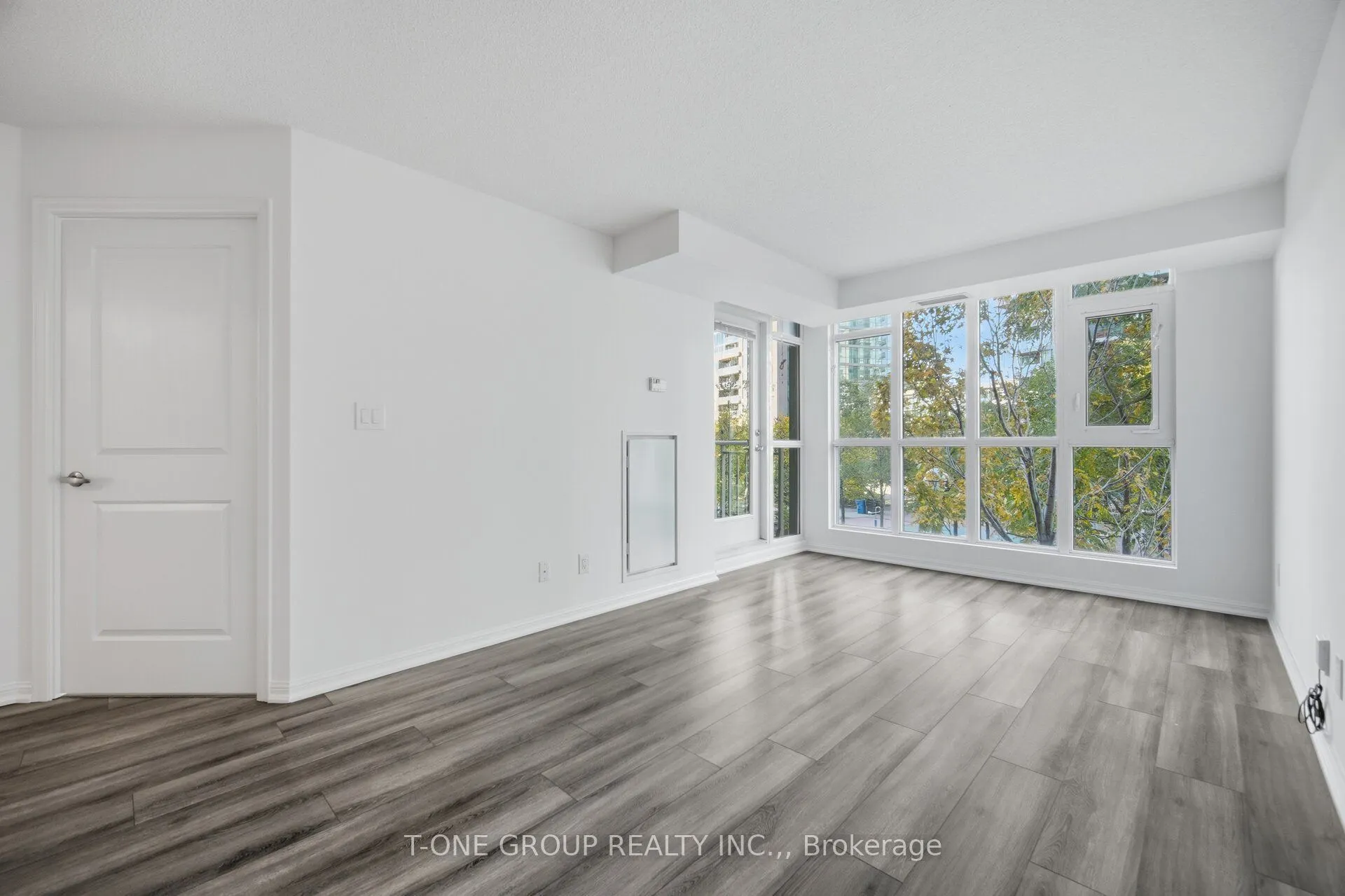 35 Bastion Street #311