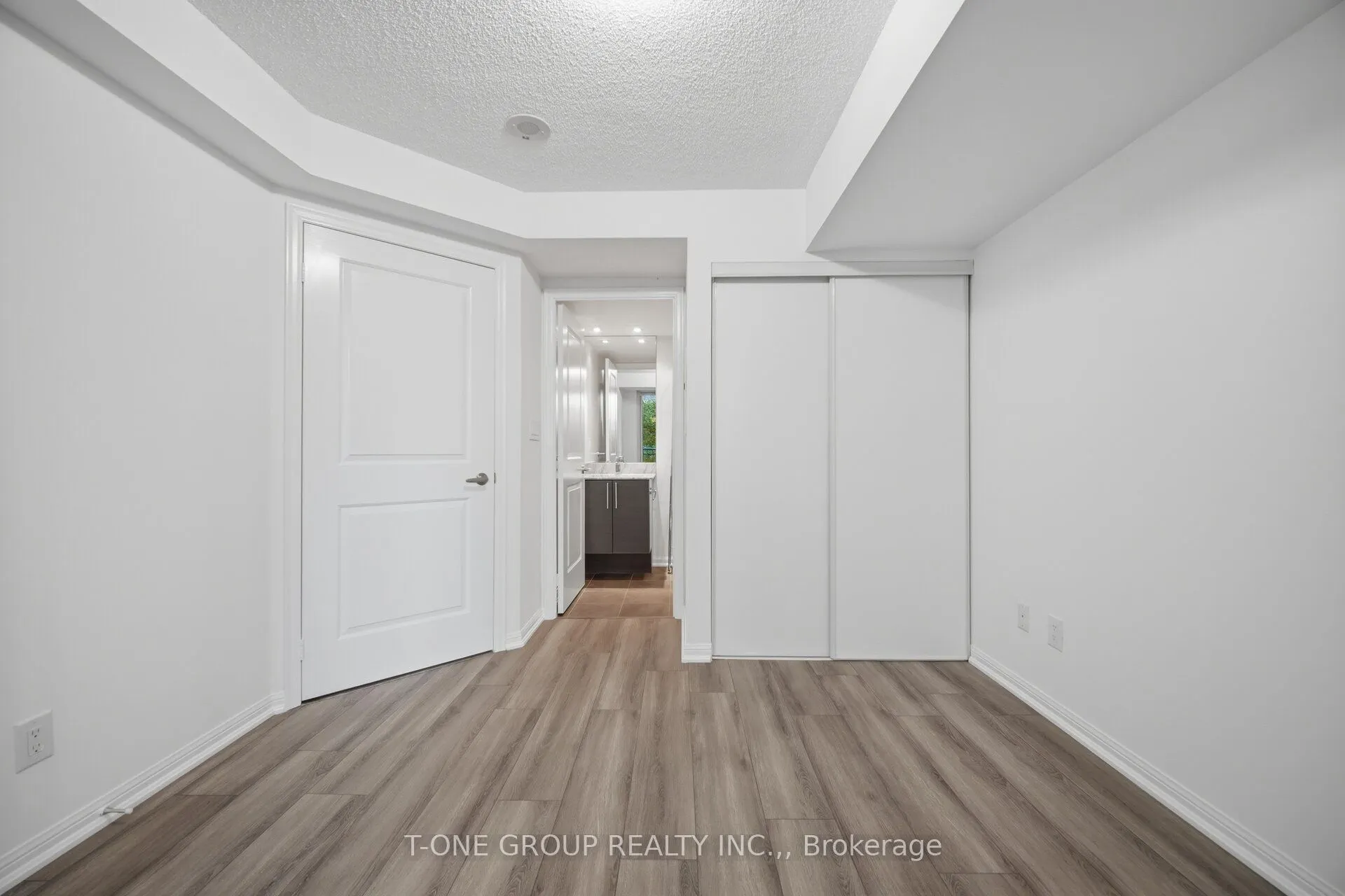 35 Bastion Street #311