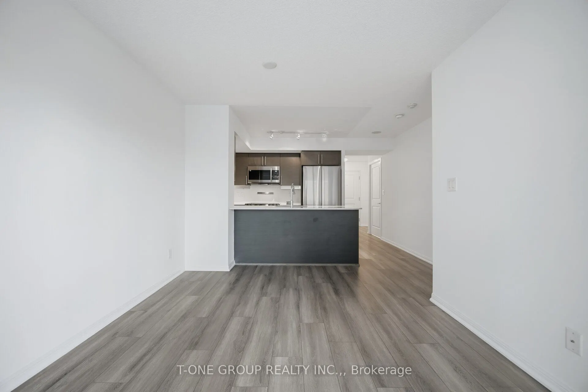 35 Bastion Street #311
