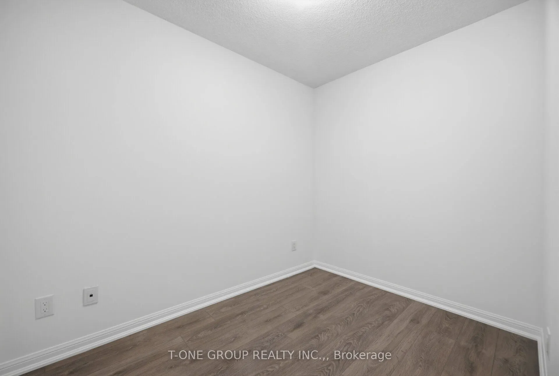 35 Bastion Street #311