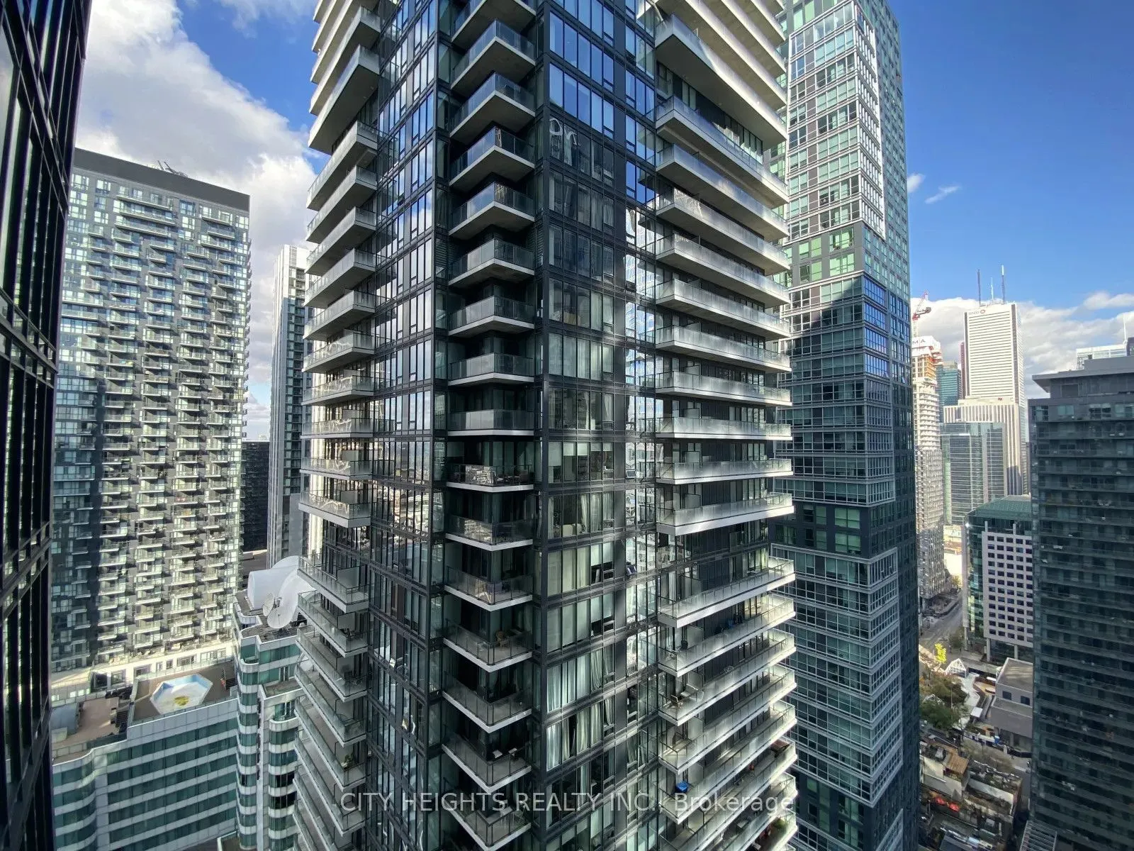 115 Blue Jays Way #3601