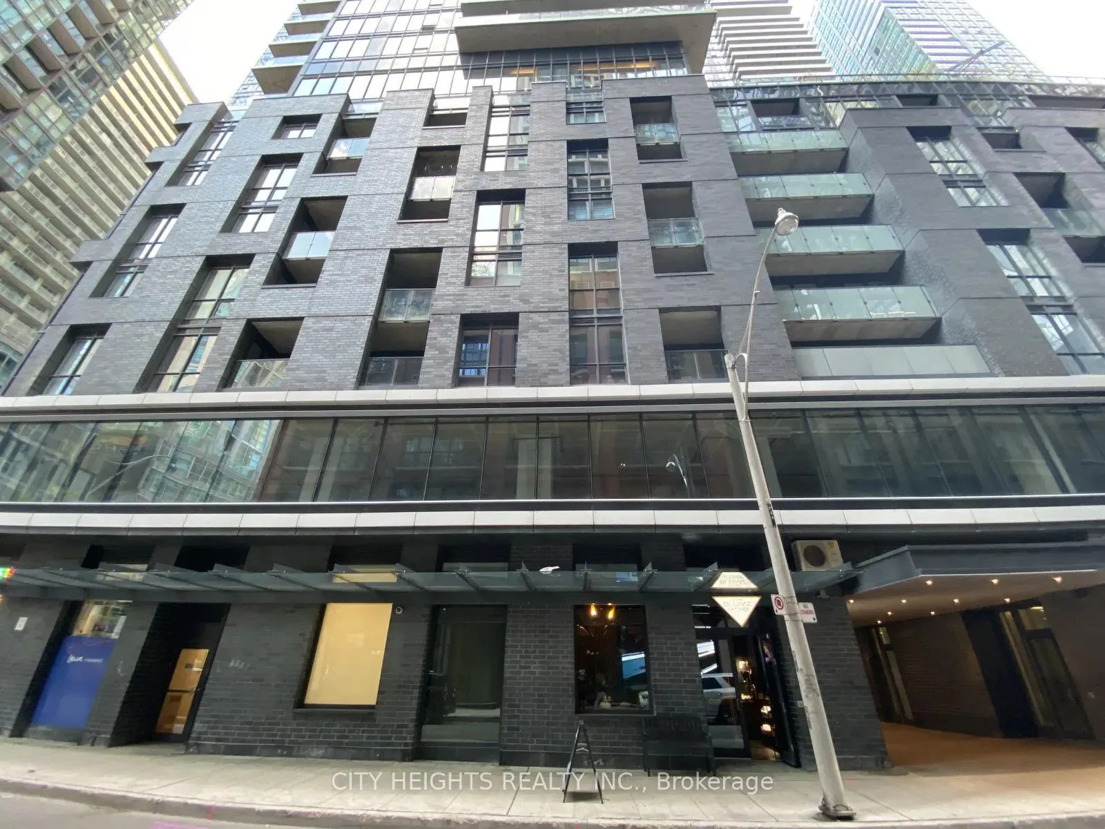 115 Blue Jays Way #3601