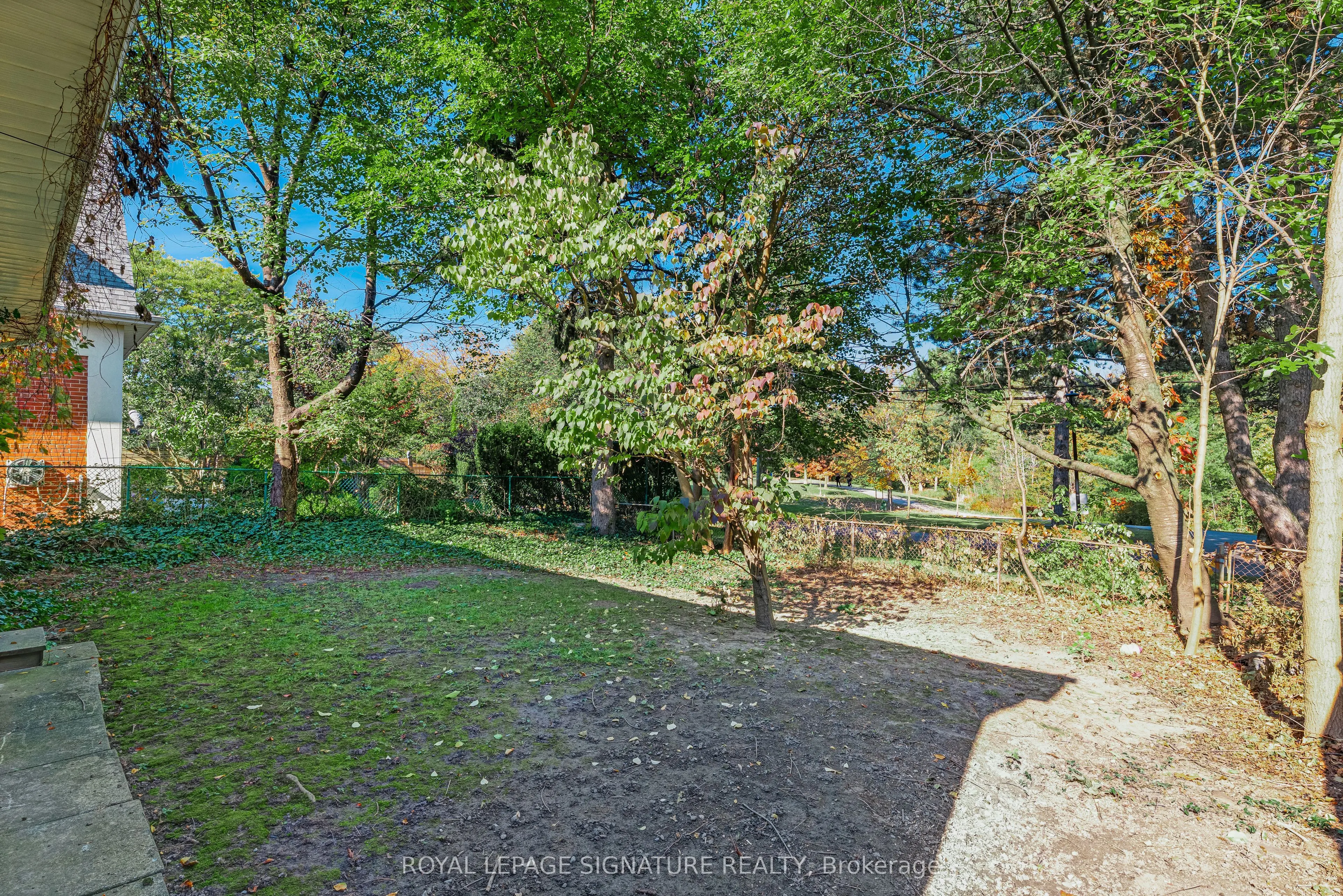 26 Millgate Crescent