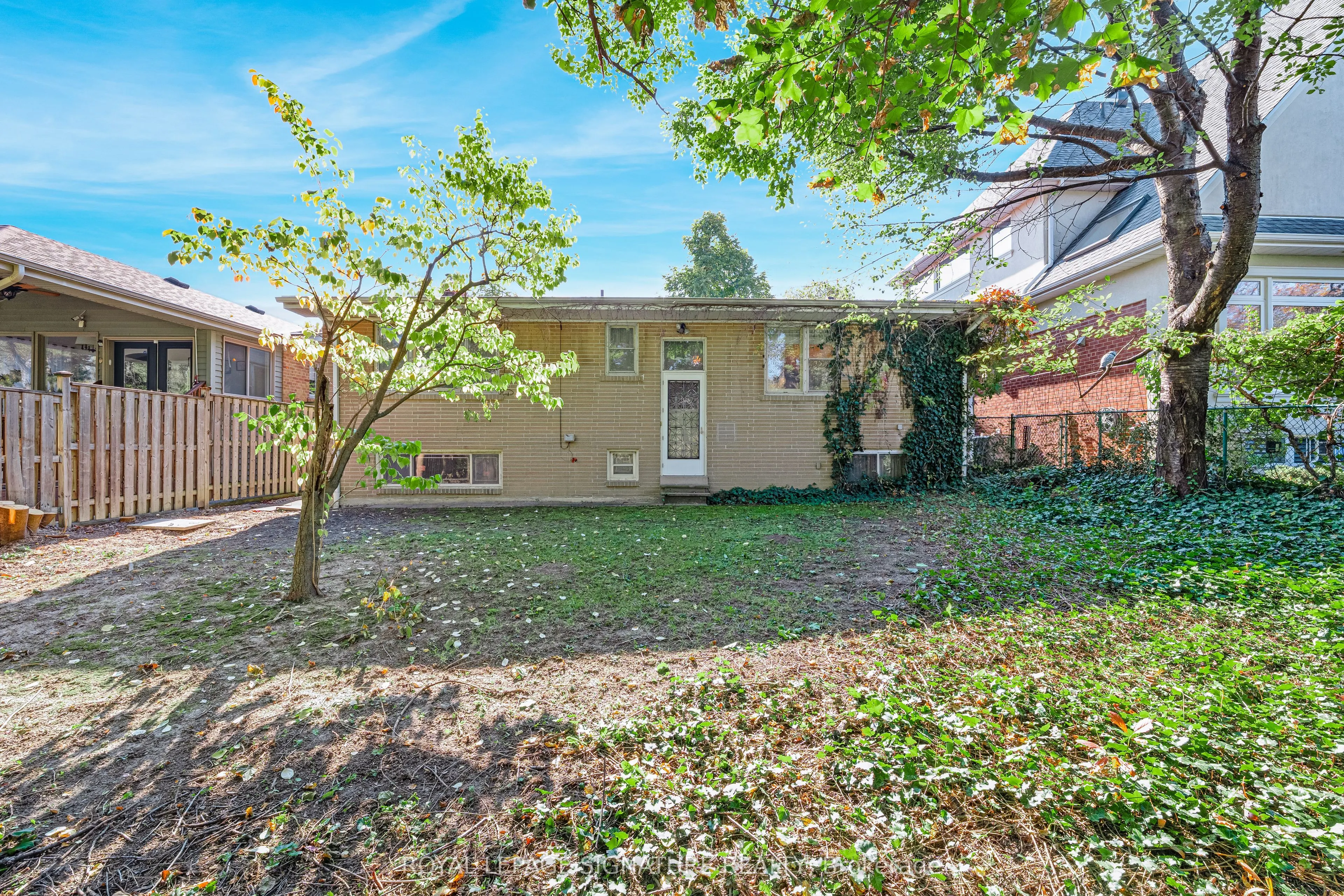 26 Millgate Crescent
