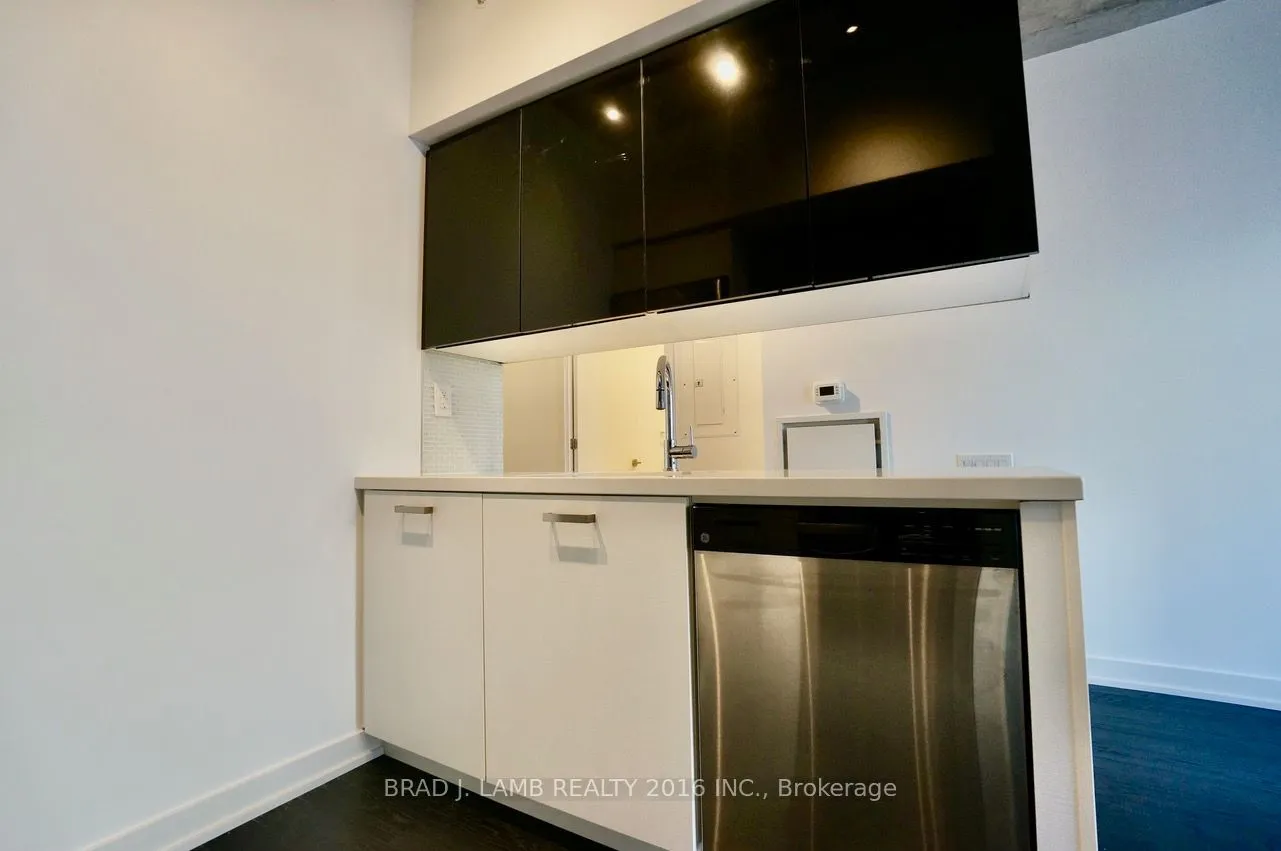 39 Brant Street #301