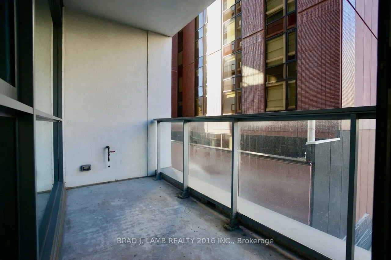39 Brant Street #301