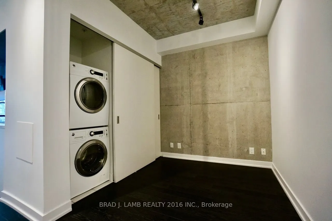39 Brant Street #301