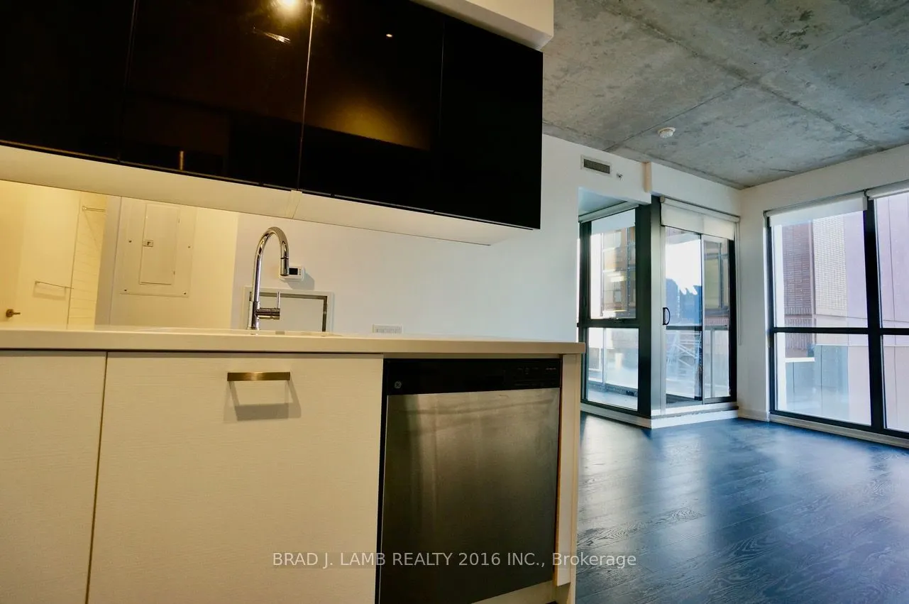 39 Brant Street #301