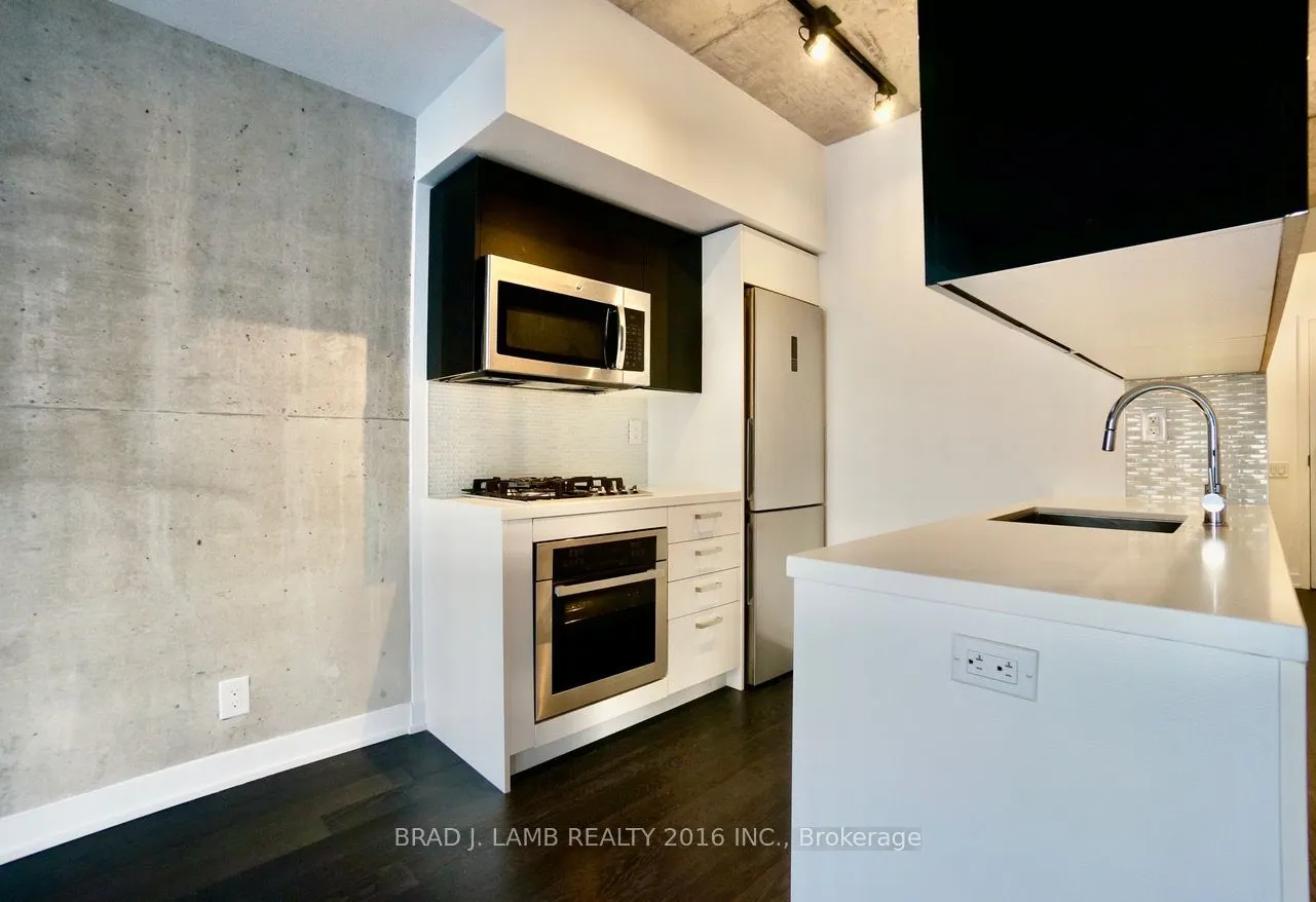 39 Brant Street #301