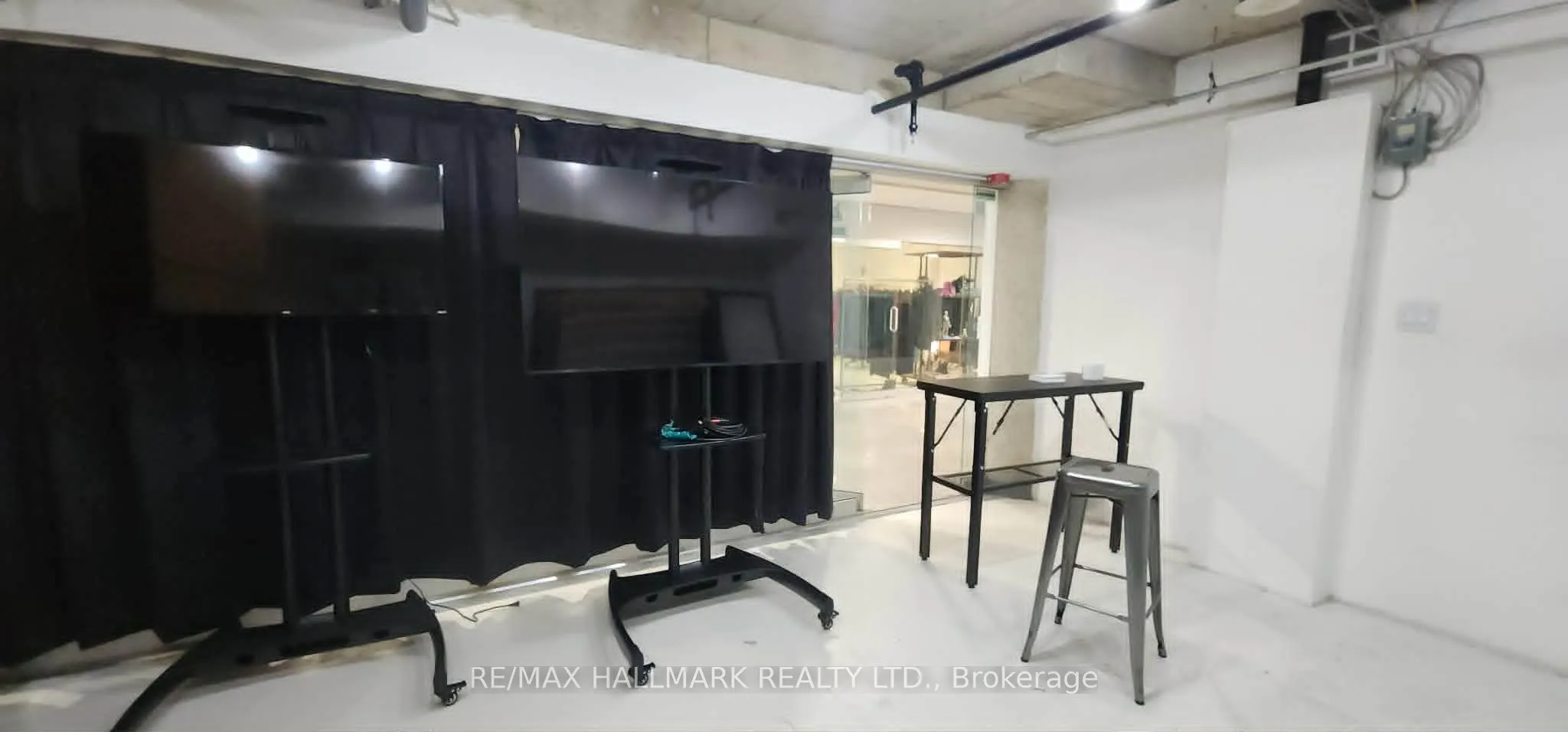 222 Spadina Avenue #C8