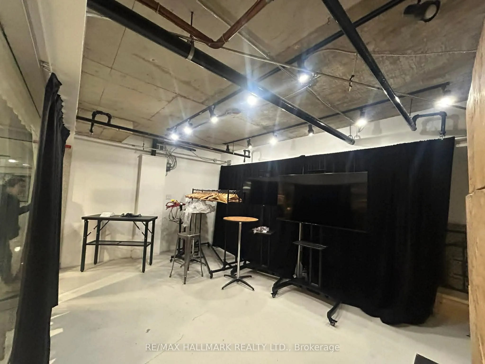 222 Spadina Avenue #C8