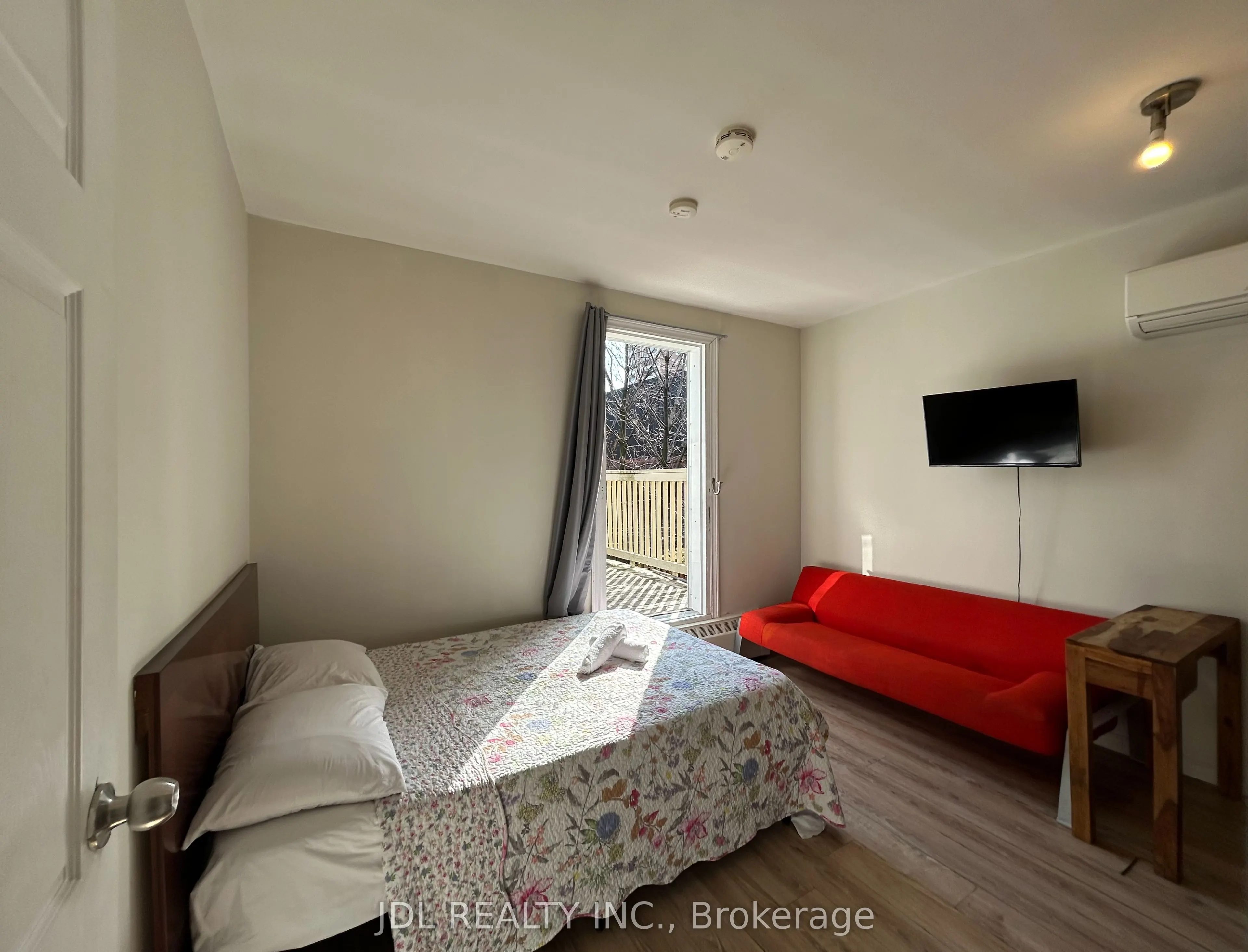 3 Pembroke St Street #two-bedroom-unit 2ndfloor