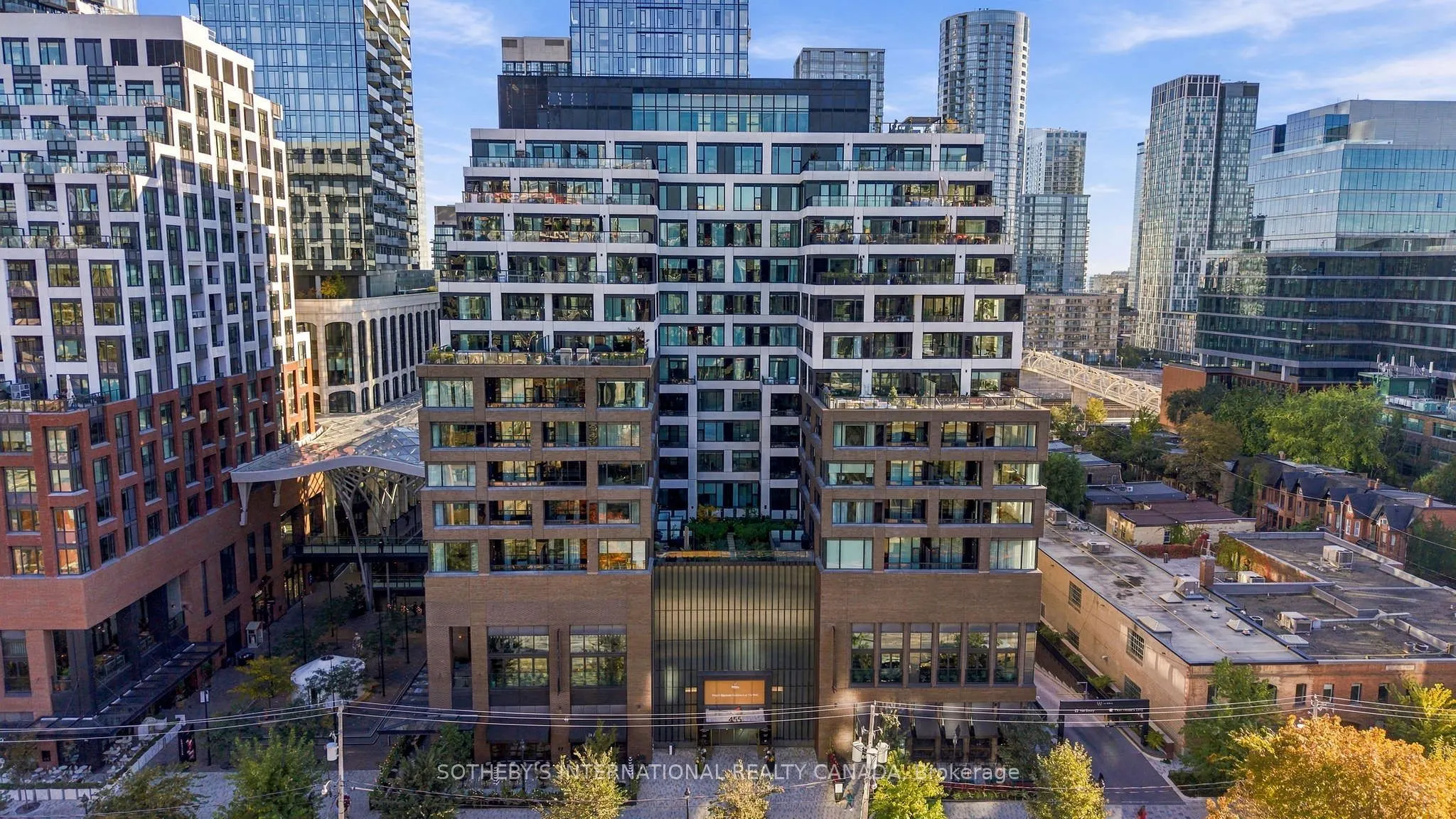 455 Wellington Street W #706
