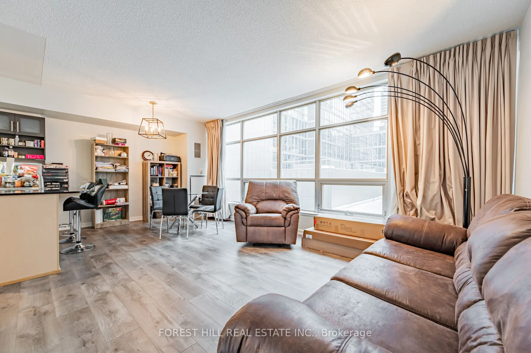 350 WELLINGTON Street W #424