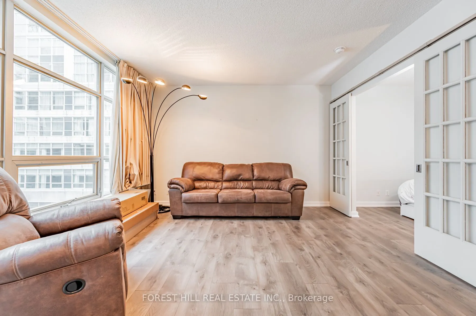 350 WELLINGTON Street W #424