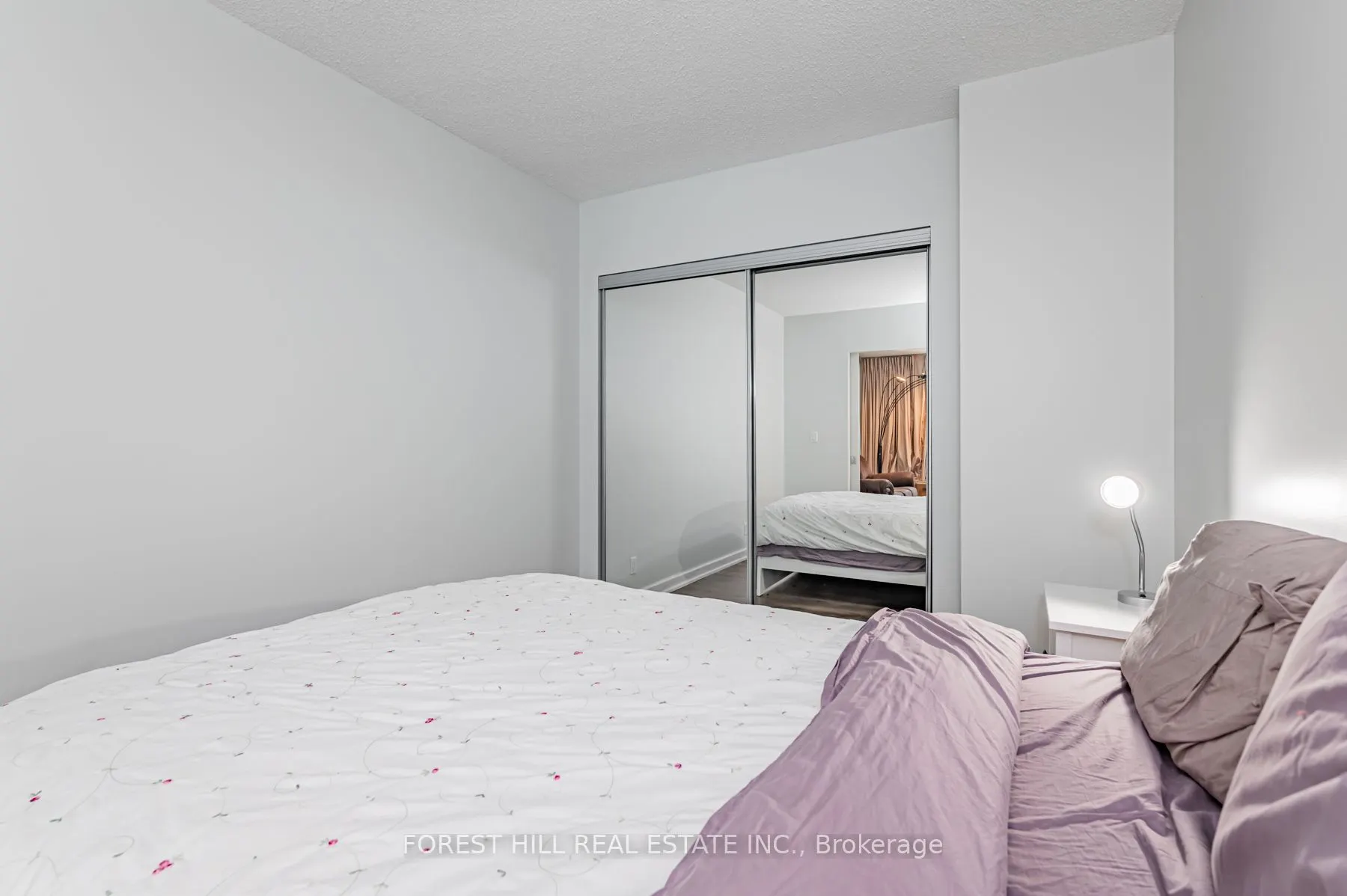 350 WELLINGTON Street W #424