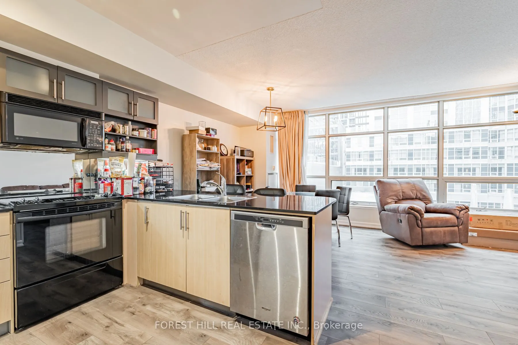350 WELLINGTON Street W #424